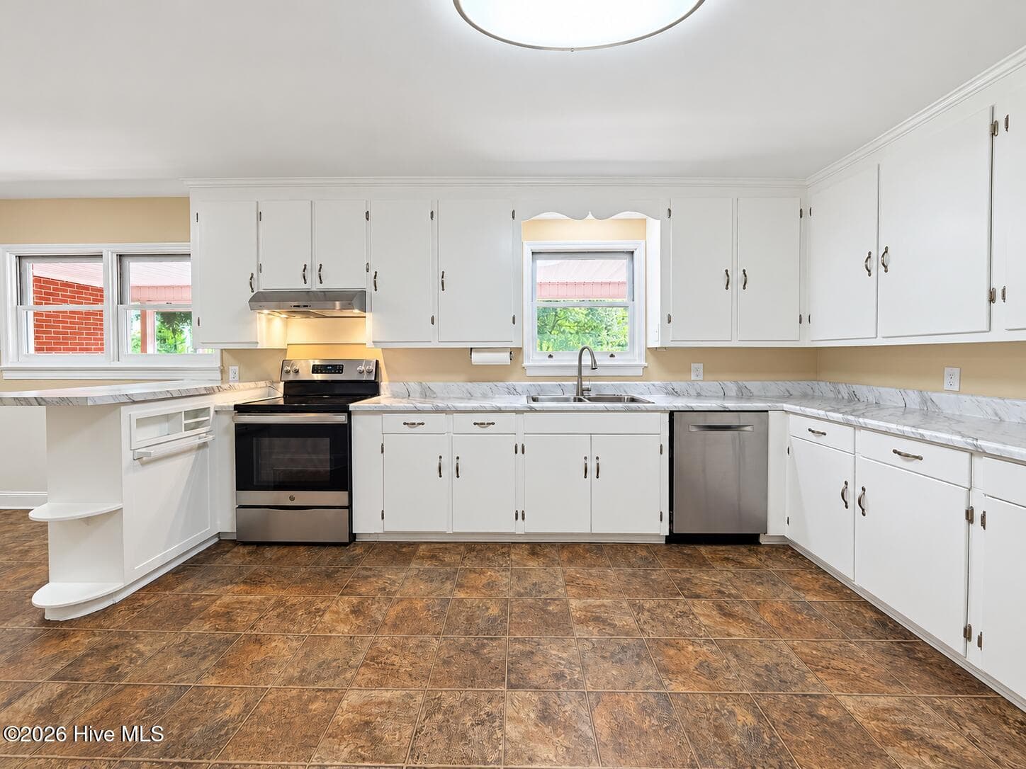 Single Family Residence at 320 Northern Boulevard, Wilmington, NC 28401, photo 22 of 159