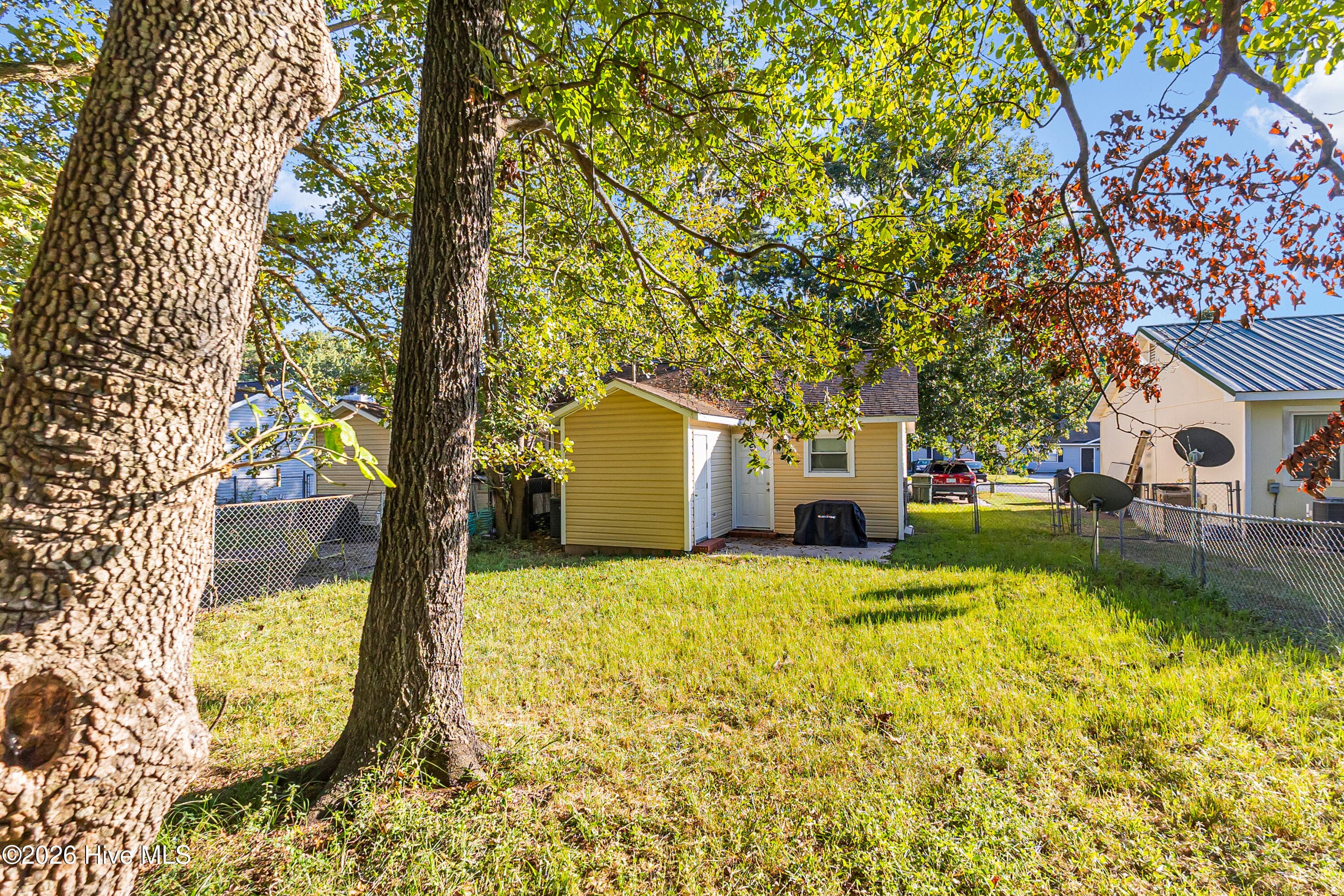 Duplex at 231-233 Easy Street, Jacksonville, NC 28546, photo 47 of 54