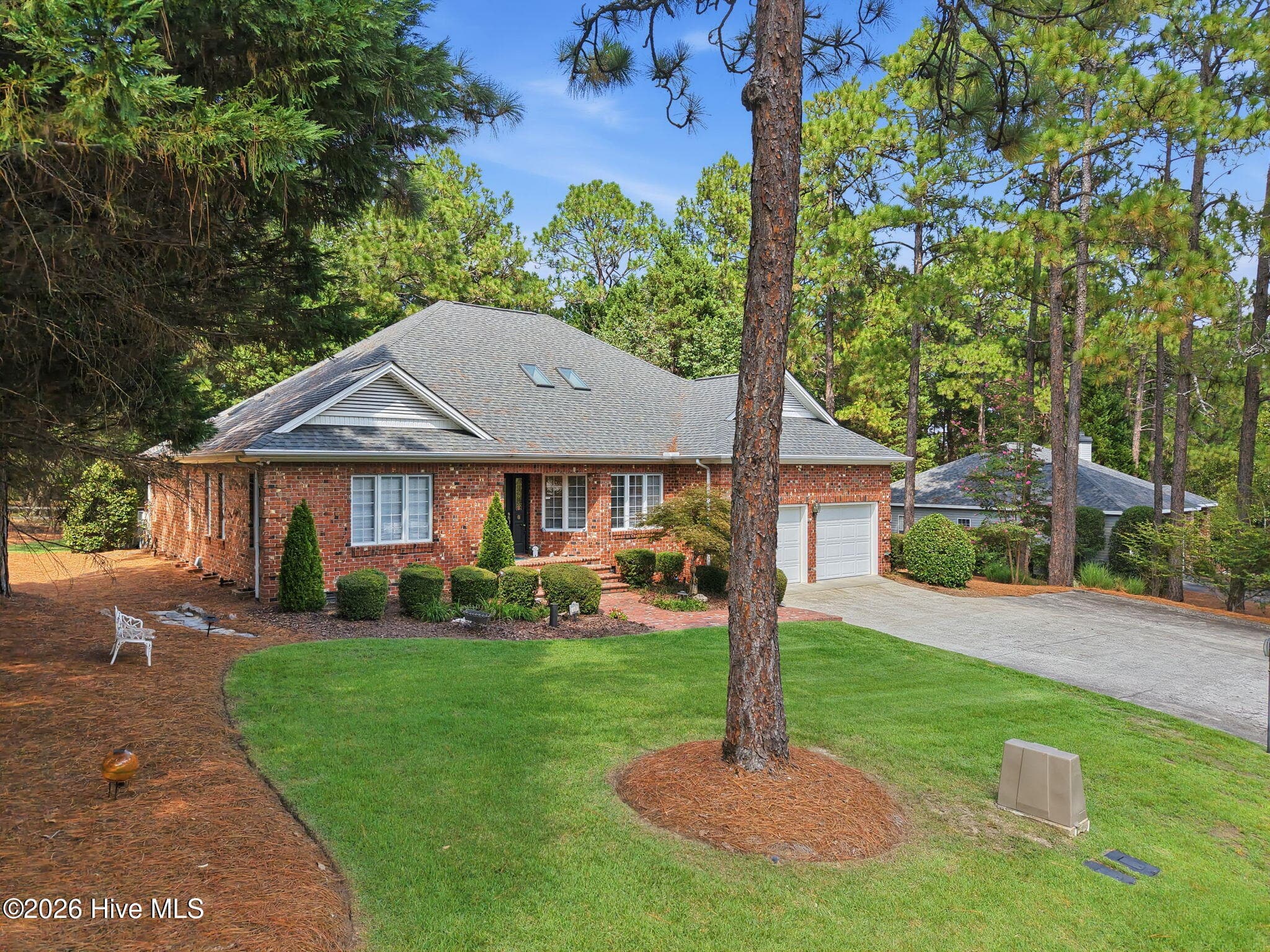 Single Family Residence at 885 Monticello Drive, Pinehurst, NC 28374, photo 5 of 51