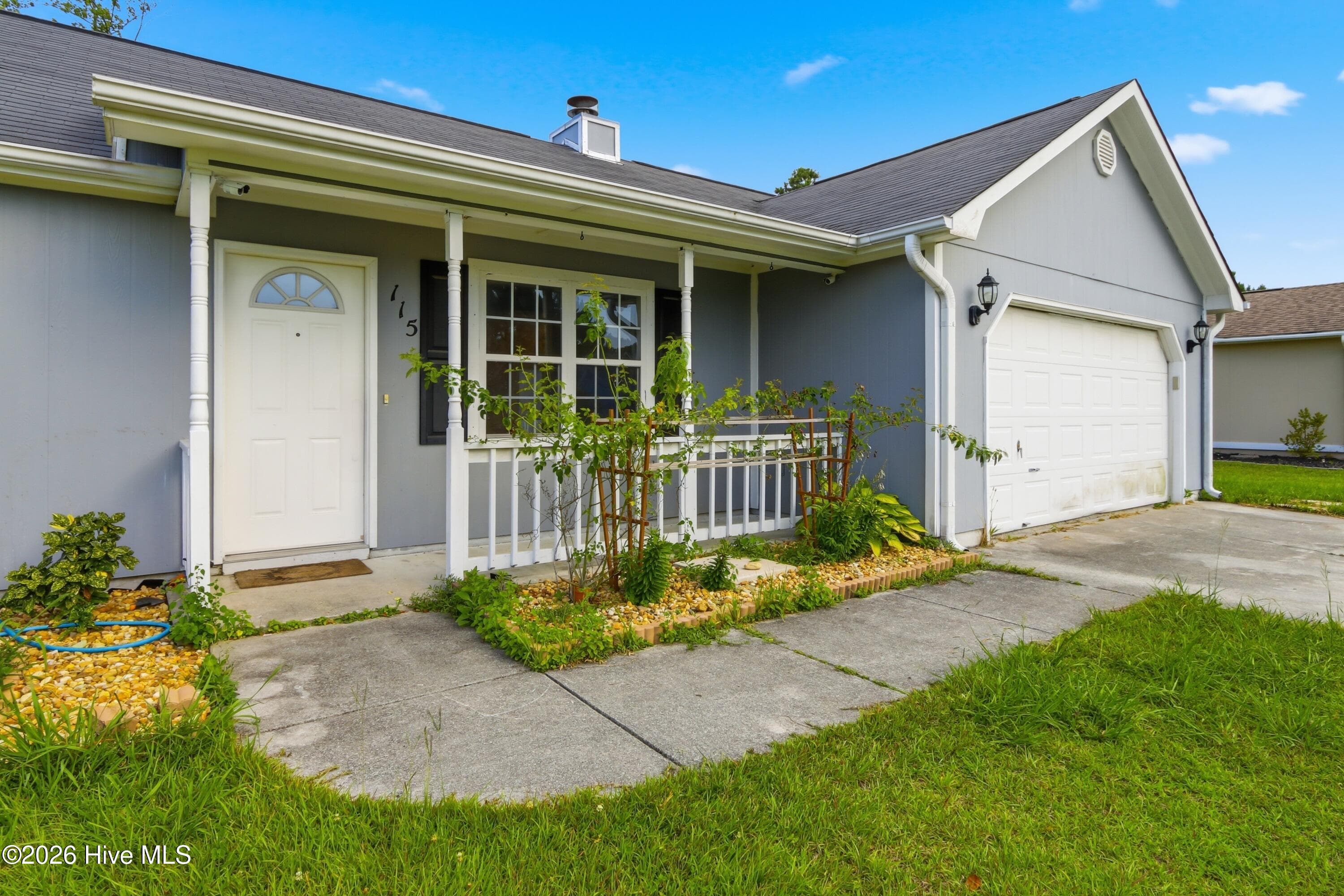 Single Family Residence at 115 Daphne Drive, Hubert, NC 28539, photo 5 of 34