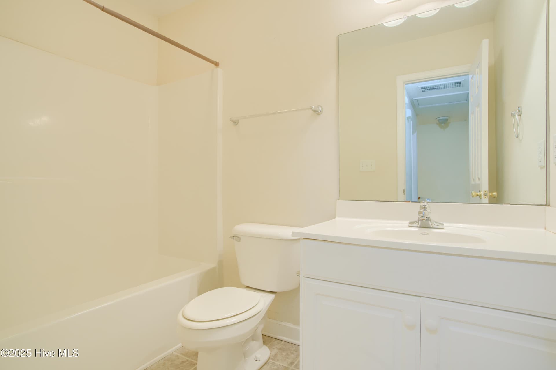 Townhouse at 113 Tillett Lane, Sneads Ferry, NC 28460, photo 24 of 29