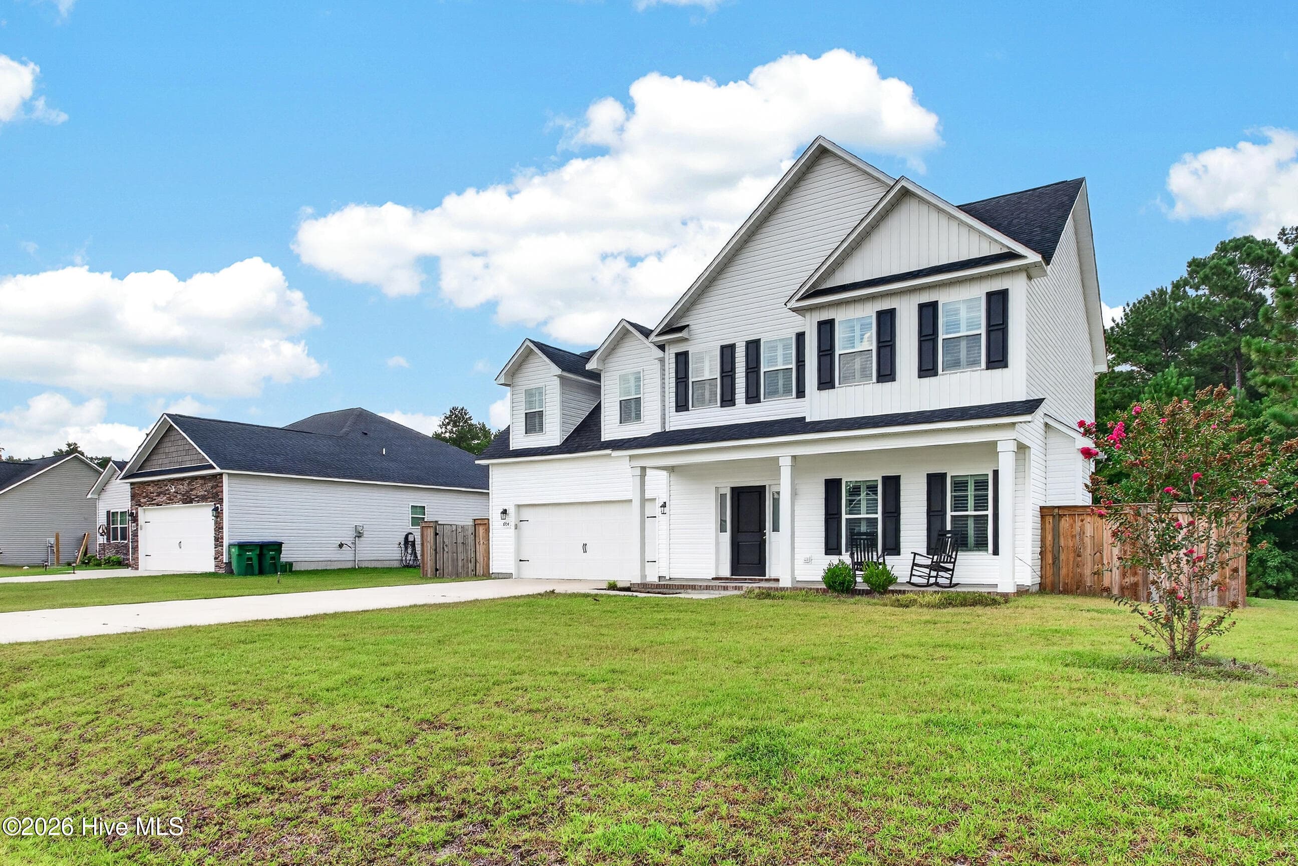 Single Family Residence at 604 Macy Place, Hubert, NC 28539, photo 2 of 35