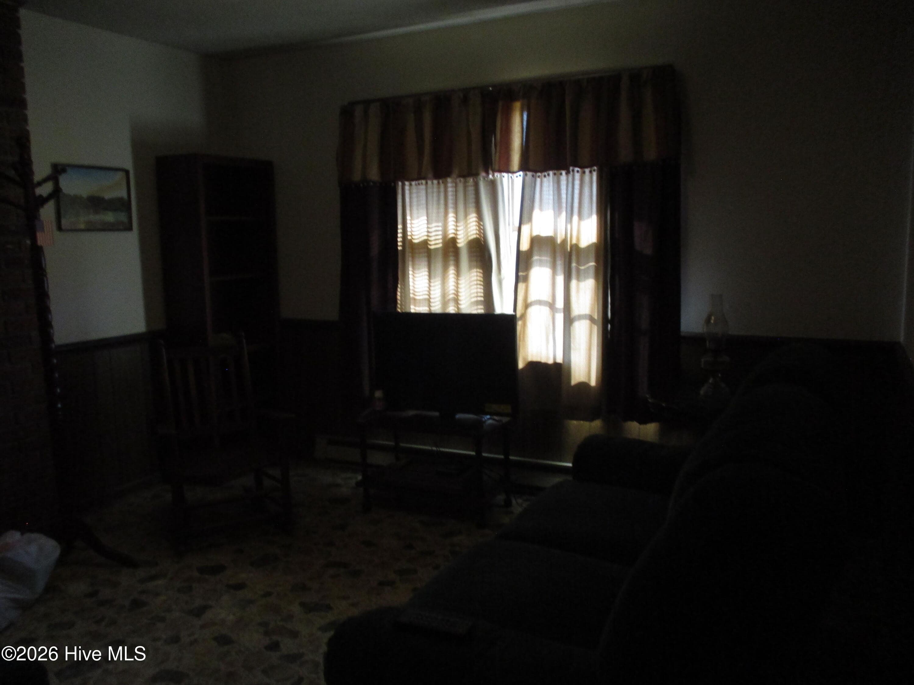 Den - 3344 Neuse Road, Kinston, NC 28501