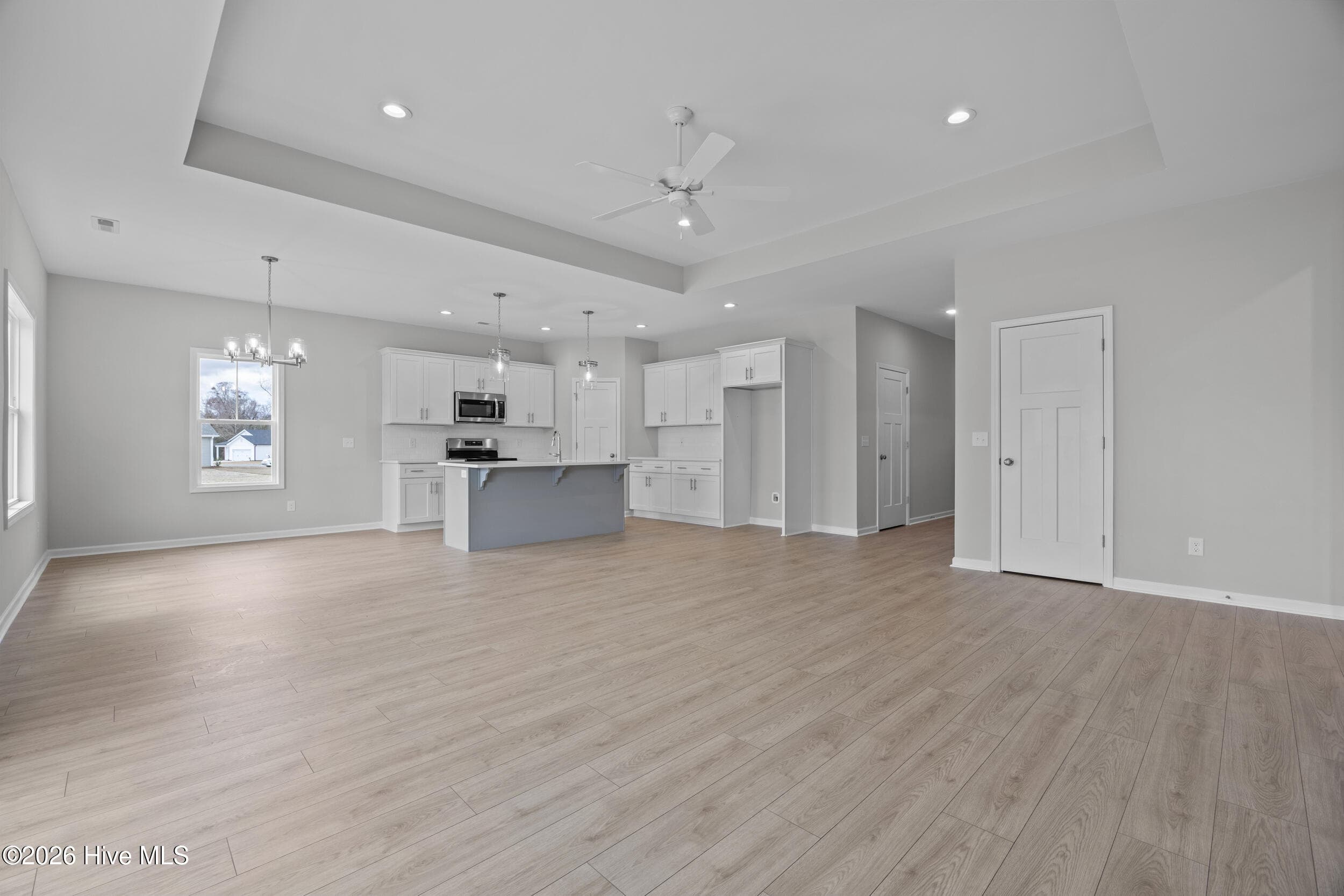 Single Family Residence at 109 Eddie Drive, Burgaw, NC 28425, photo 2 of 3