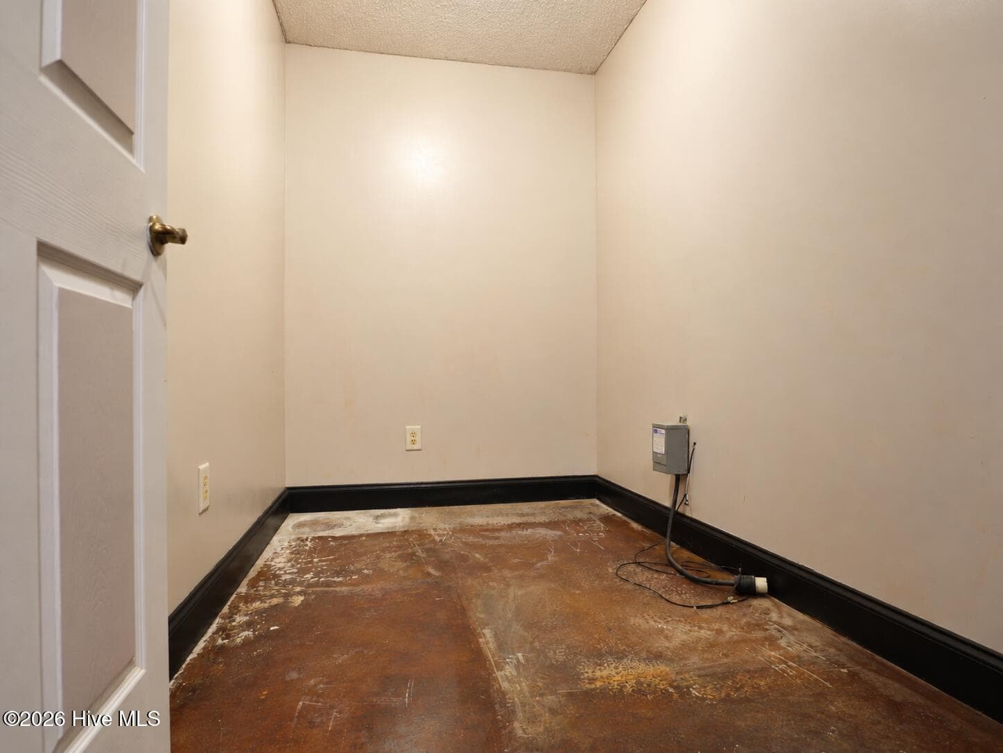 Empty work room - used to be tanning room. - 3133 Vass-carthage Road, Carthage, NC 28327