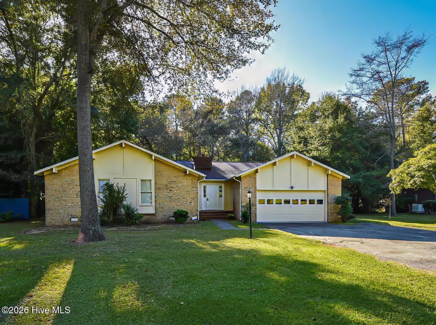 Single Family Residence at 1504 Darby Place, Goldsboro, NC 27534, photo 2 of 16