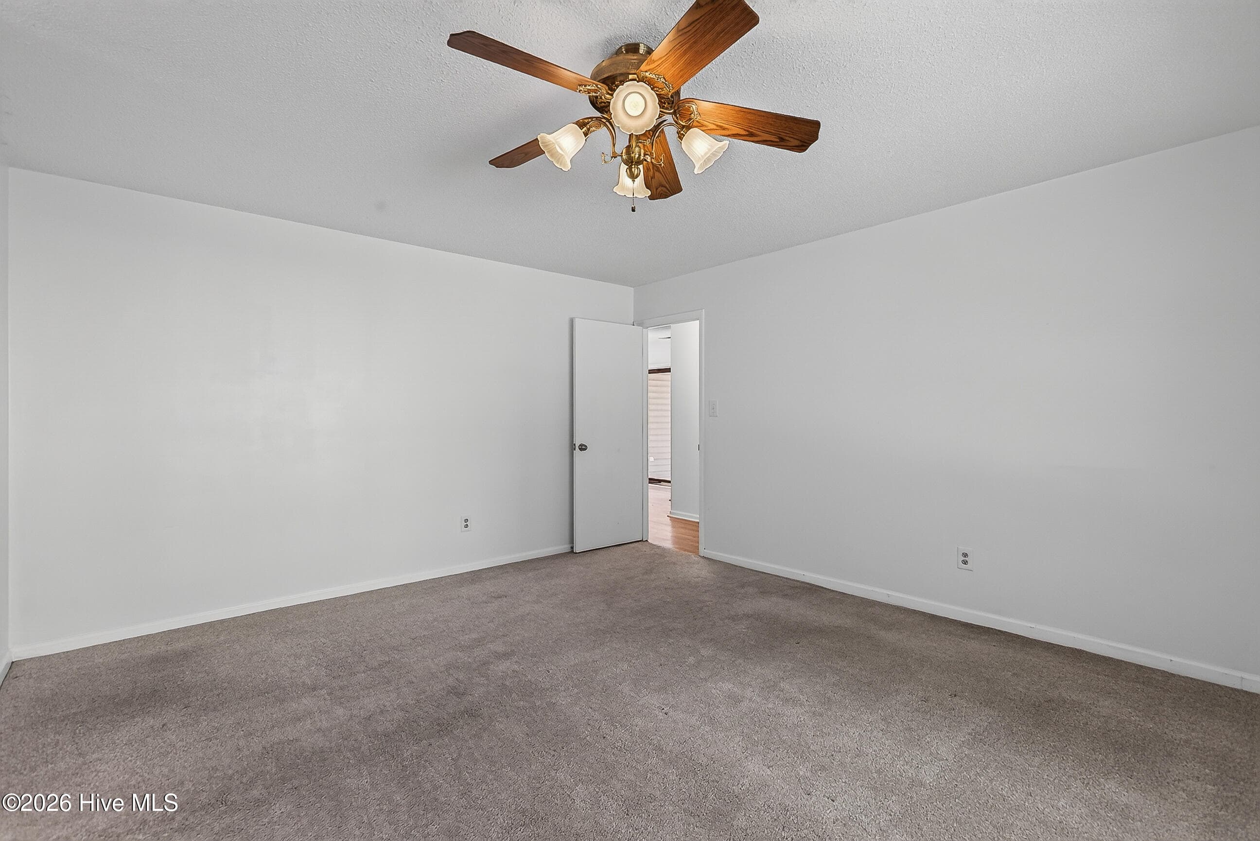 Single Family Residence at 439 Candlewood Drive, Jacksonville, NC 28540, photo 19 of 42
