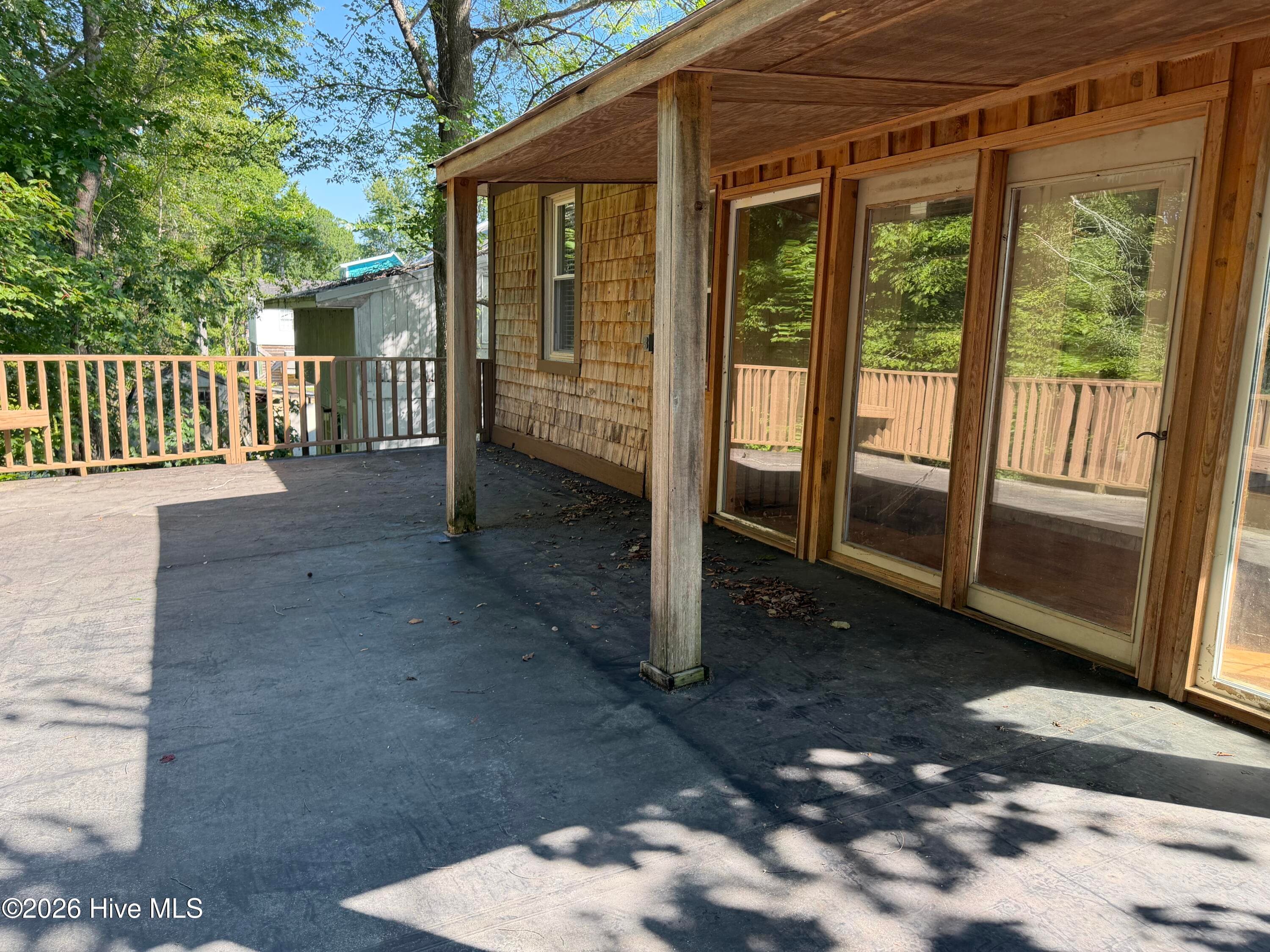 upstairs back deck - 2704 Waccamaw Shores Road, Lake Waccamaw, NC 28450