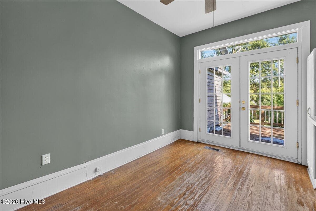Single Family Residence at 410 Charlotte Street, Roanoke Rapids, NC 27870, photo 21 of 33