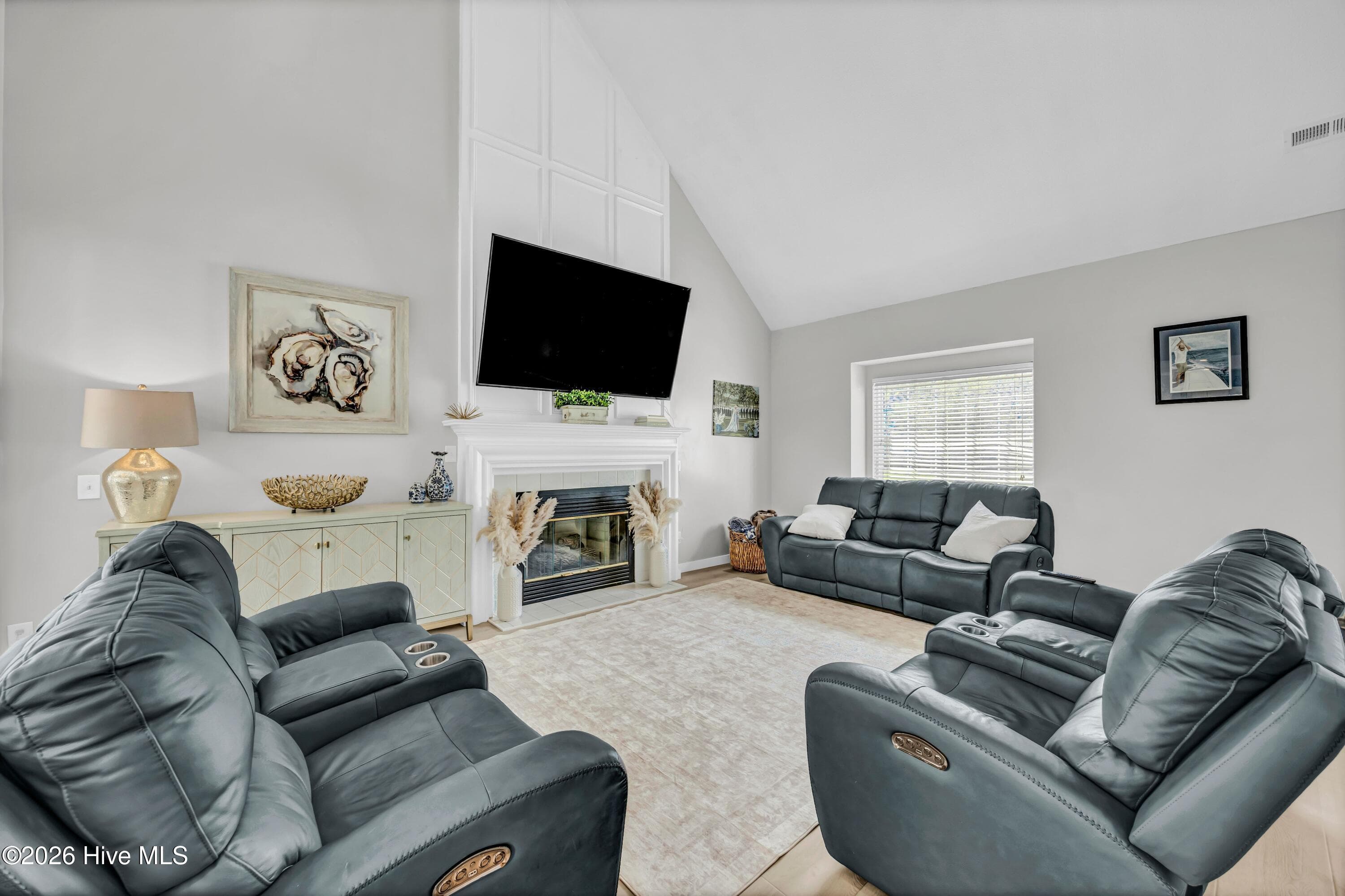 Single Family Residence at 507 Commons Way, Wilmington, NC 28409, photo 8 of 51