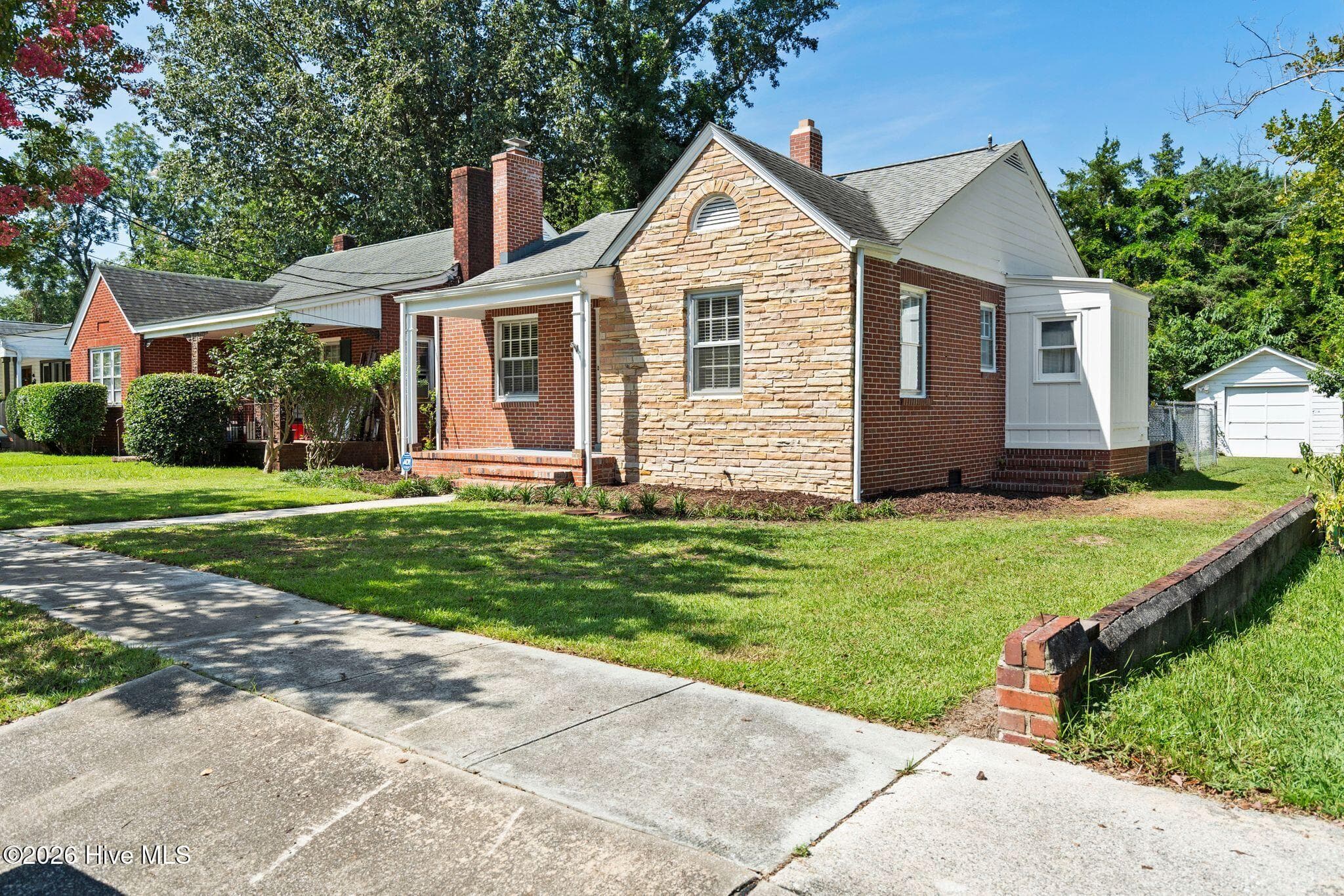 Single Family Residence at 233 N 25th Street, Wilmington, NC 28405, photo 2 of 43