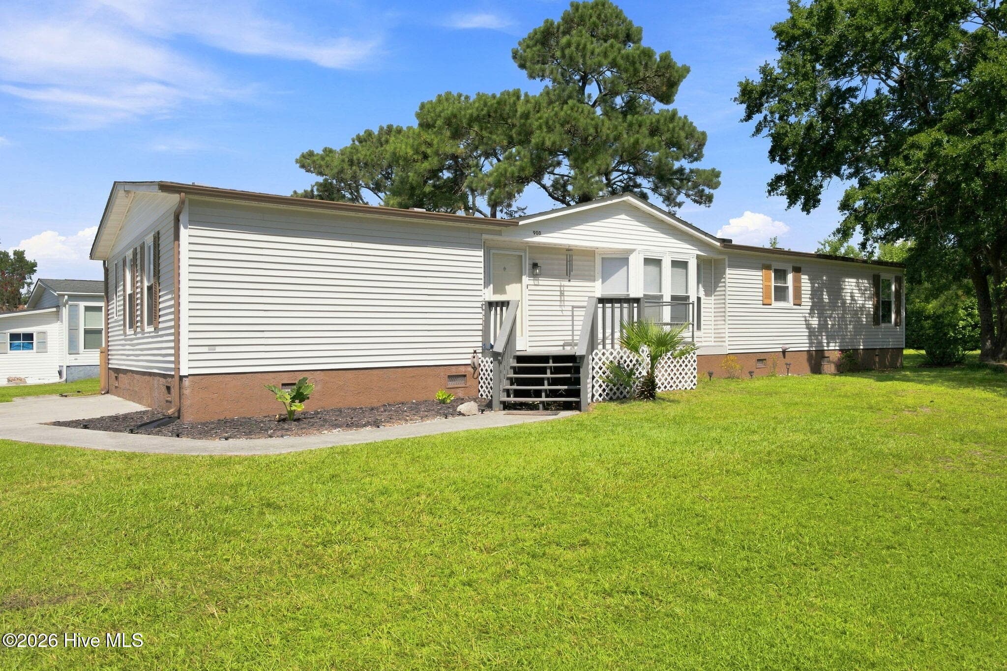 Manufactured Home at 900 Lighthouse Court, Hampstead, NC 28443, photo 41 of 44