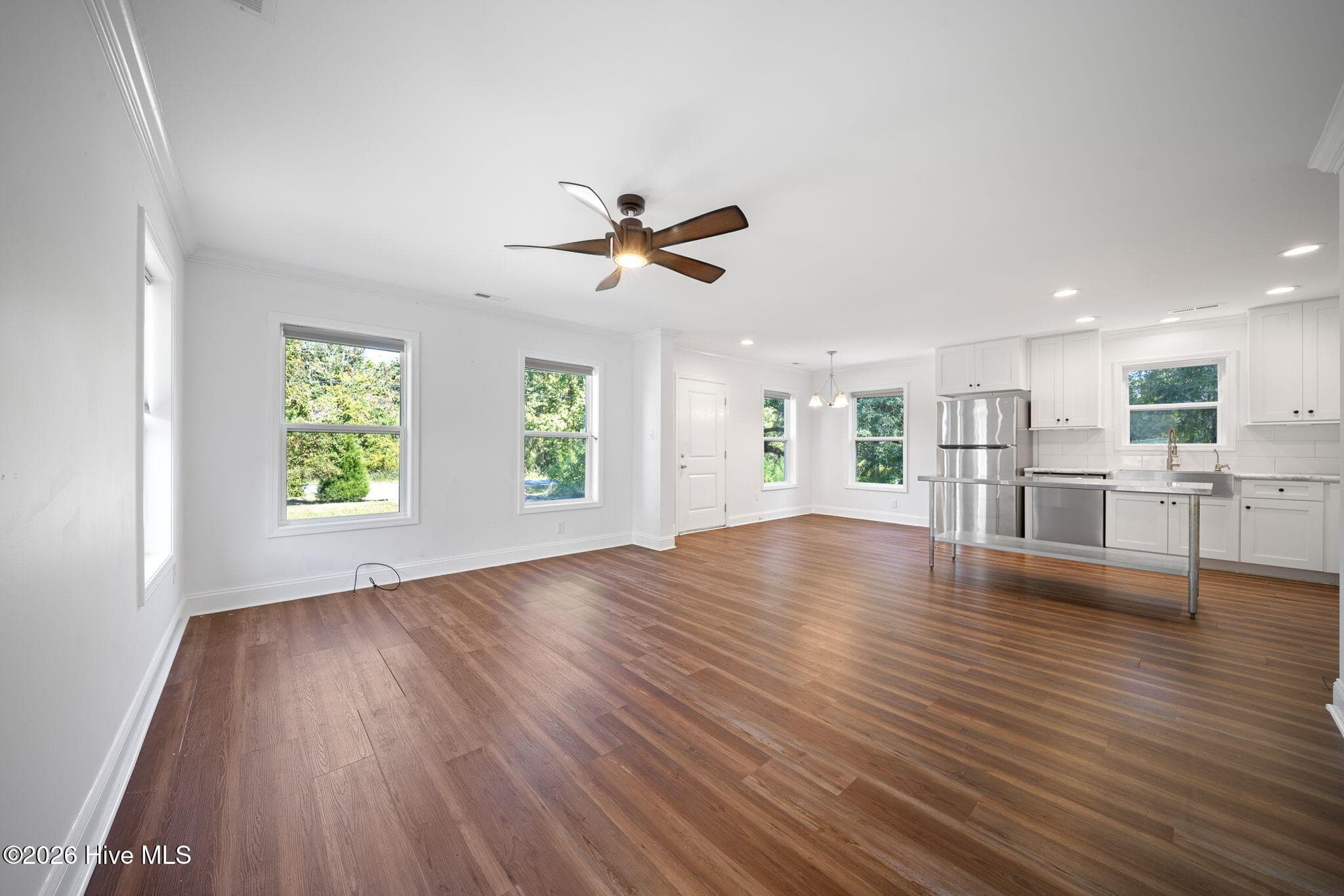Single Family Residence at 404 Jamaica Drive, Hampstead, NC 28443, photo 14 of 27