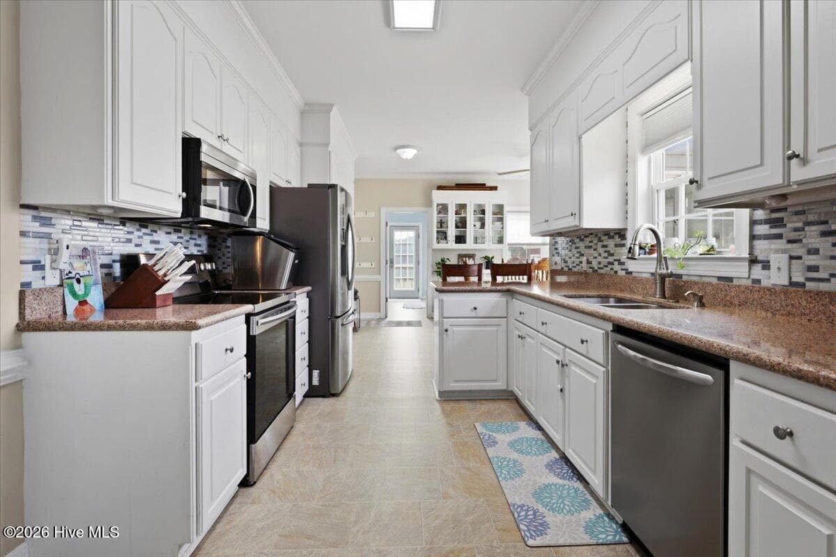 Kitchen - 105 Pointe Drive, La Grange, NC 28551