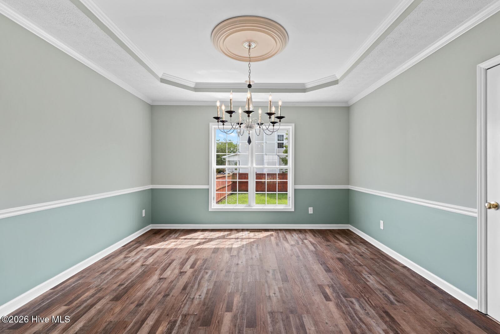 Single Family Residence at 101 New Castle Drive, Jacksonville, NC 28540, photo 5 of 33