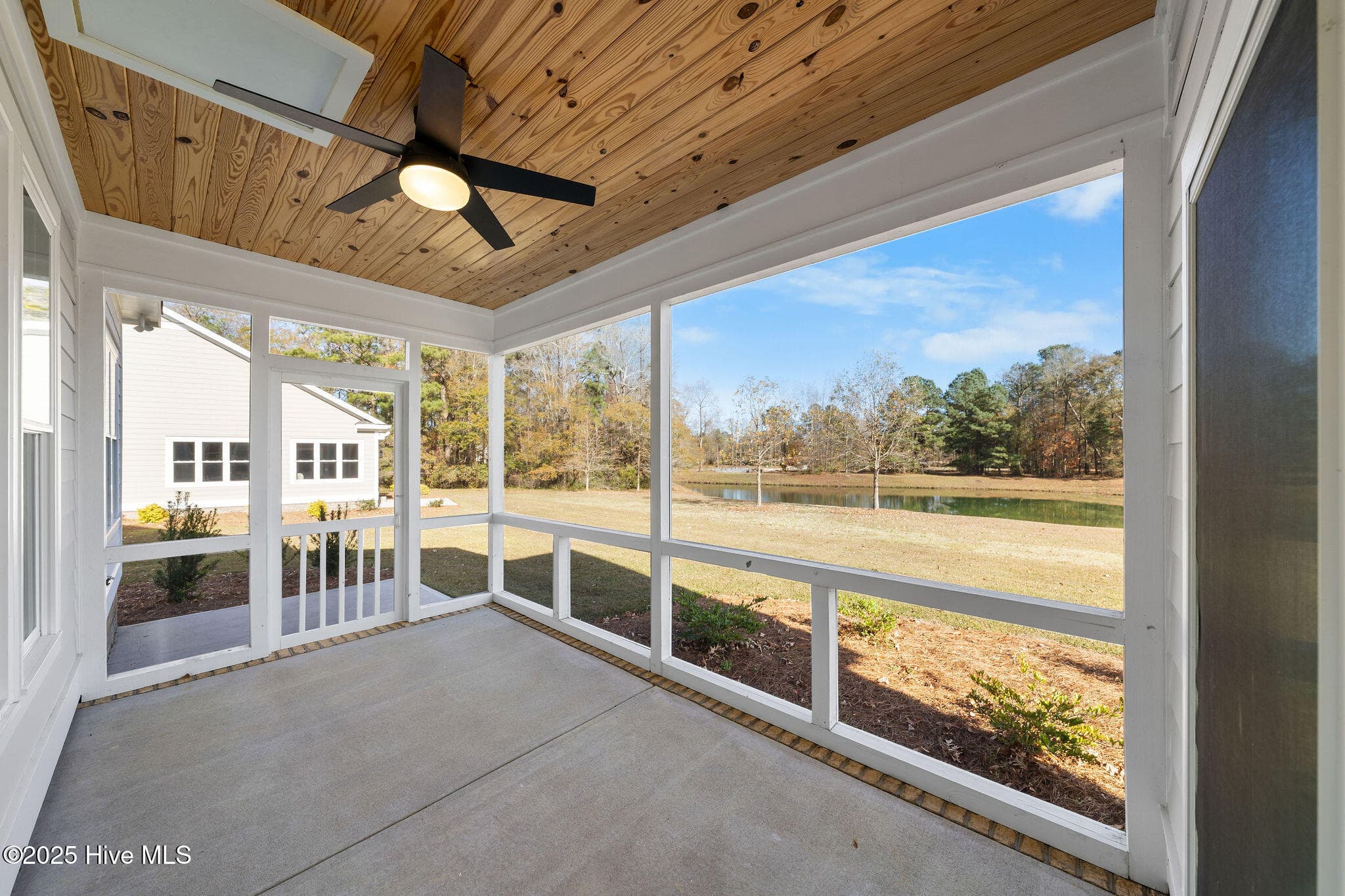 Single Family Residence at 141 Sycamore Lakes Drive, Wallace, NC 28466, photo 6 of 101