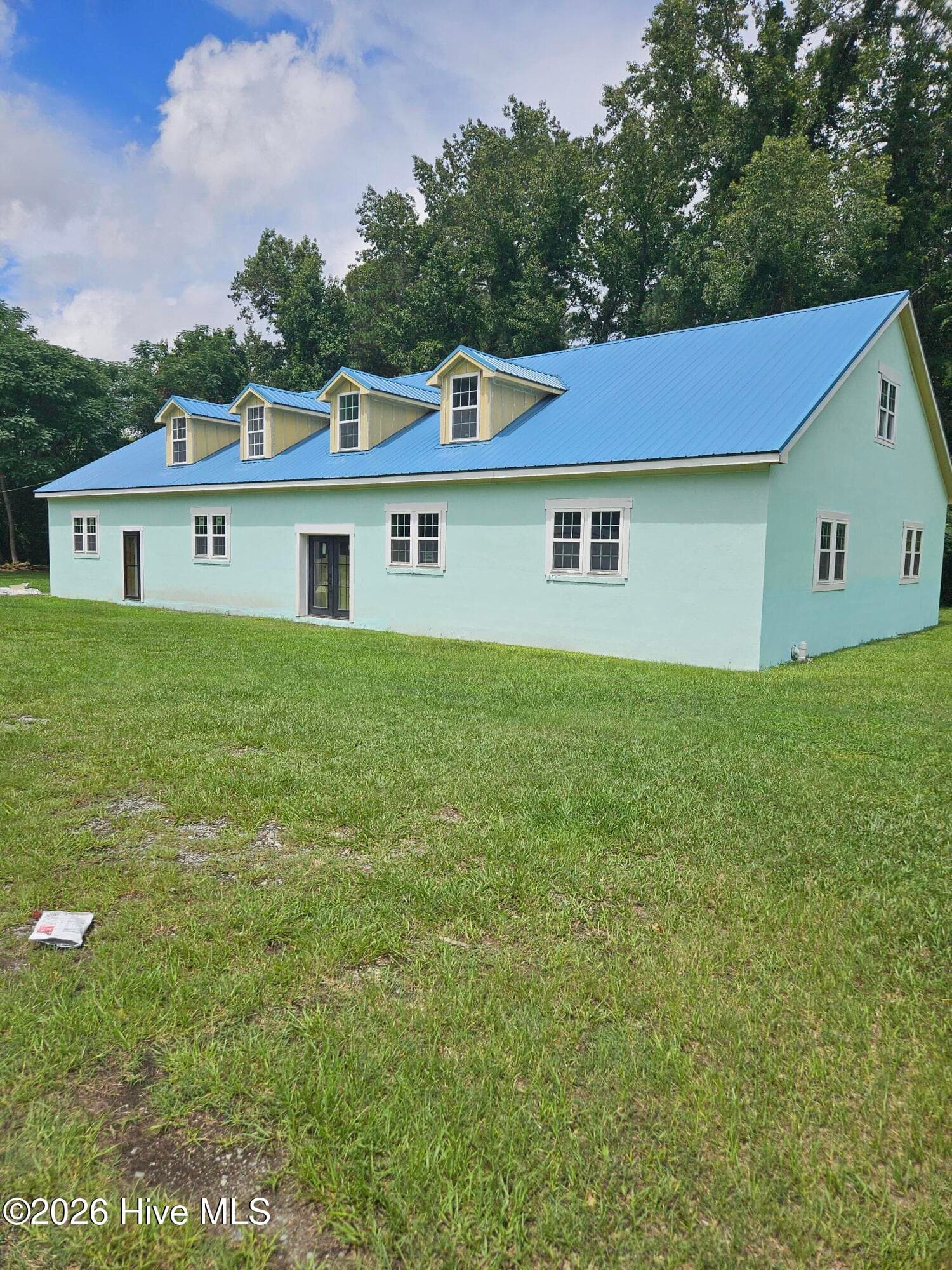 Business at 398 Log Cabin Road, Teachey, NC 28464, photo 2 of 44