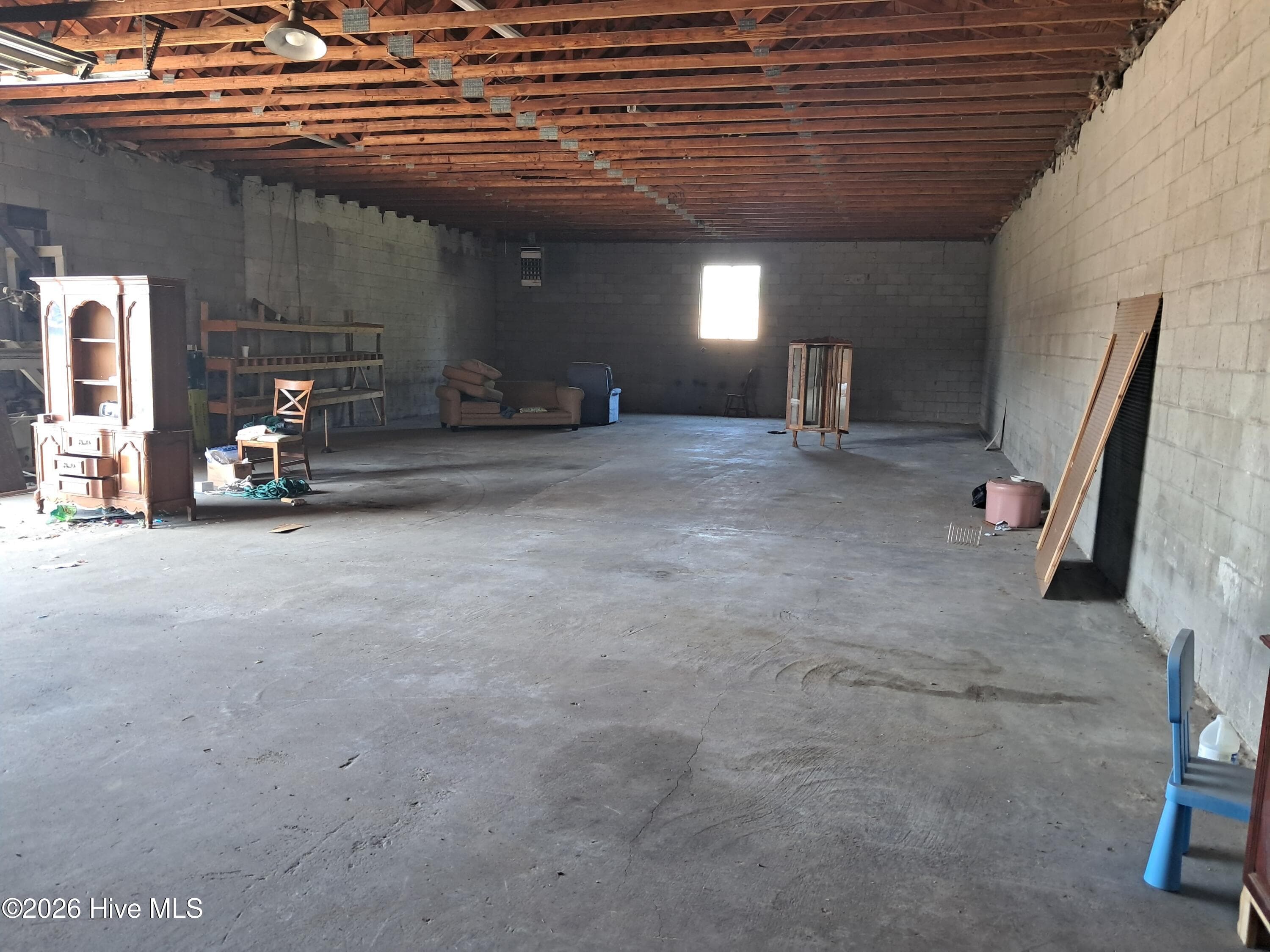 Right warehouse - 215 E Main Street, Hookerton, NC 28538