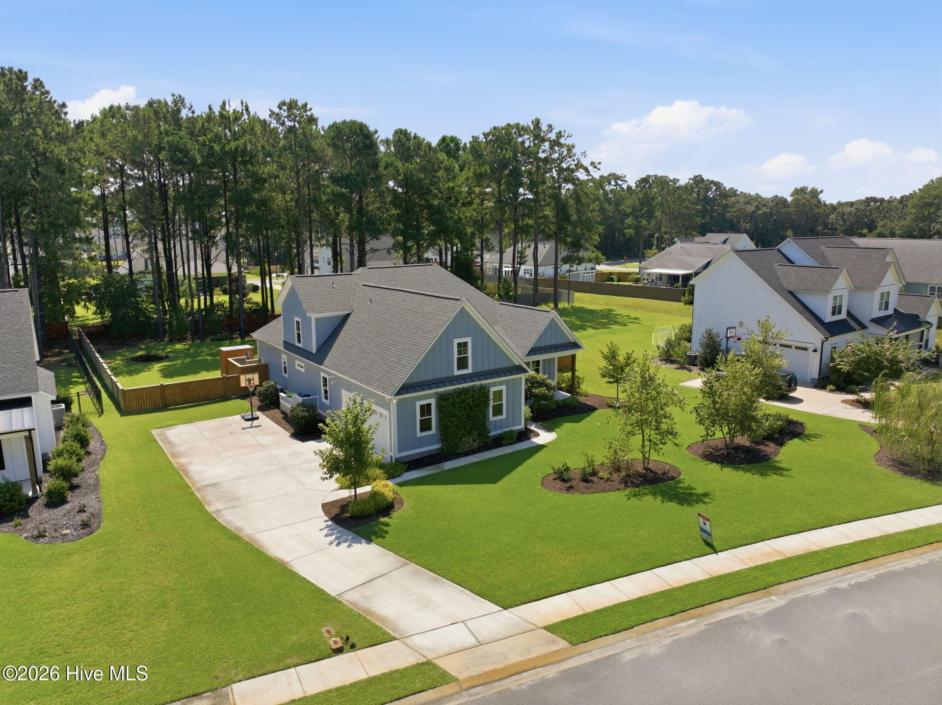 Single Family Residence at 80 Stratford Place, Hampstead, NC 28443, photo 2 of 5