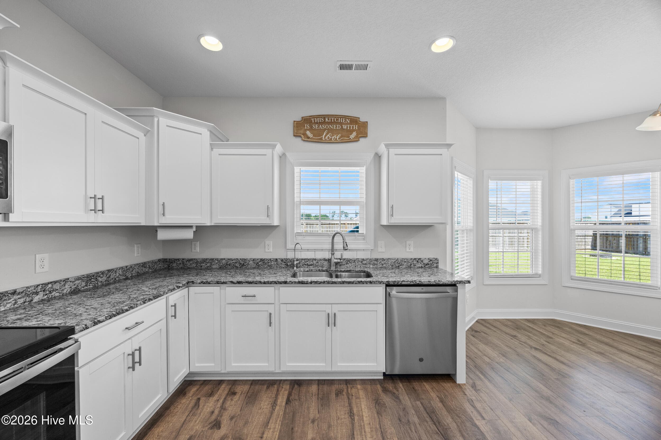 Single Family Residence at 376 Water Wagon Trail, Jacksonville, NC 28546, photo 27 of 38