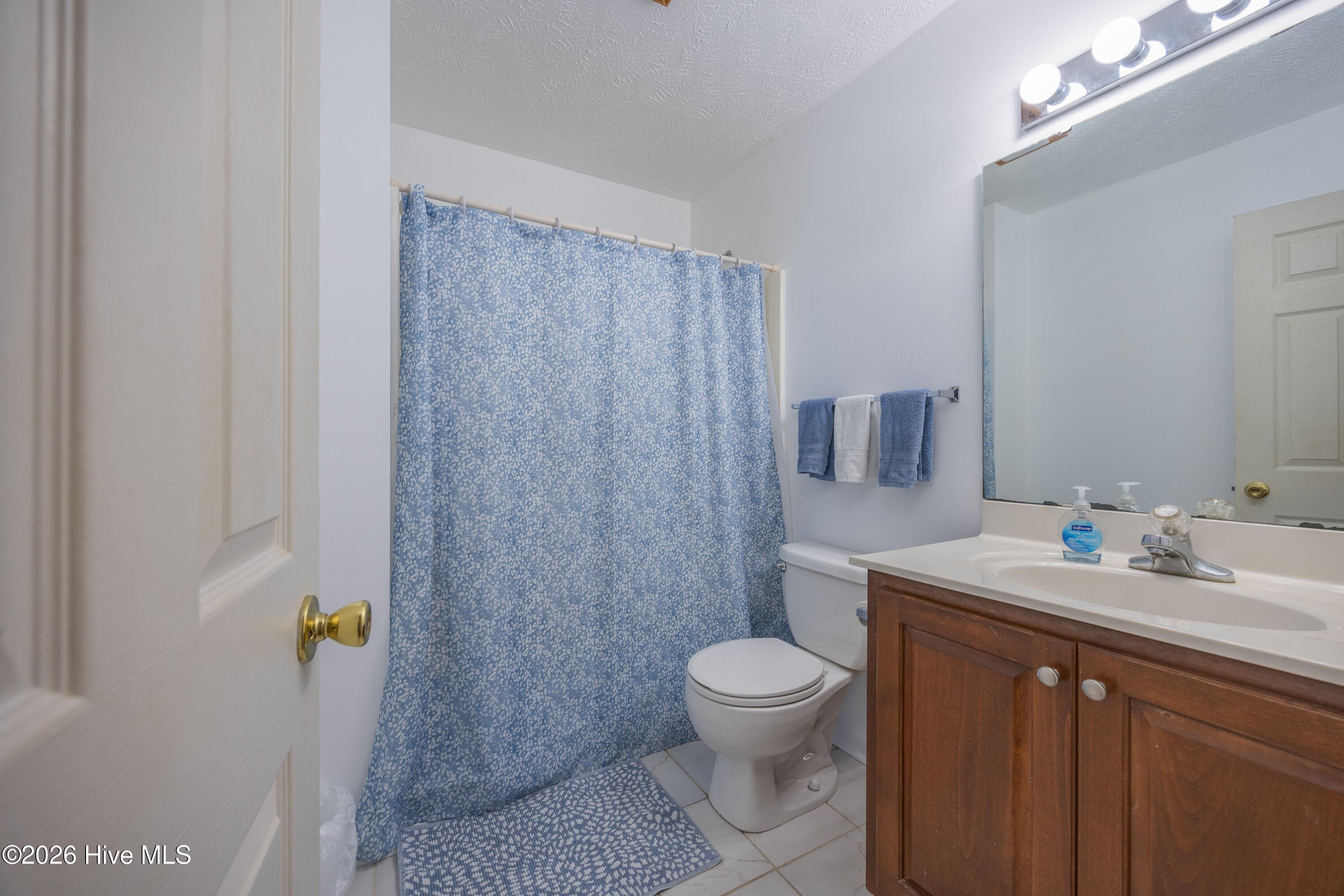 Single Family Residence at 424 Cedar Lake Lane, Clinton, NC 28328, photo 3 of 3