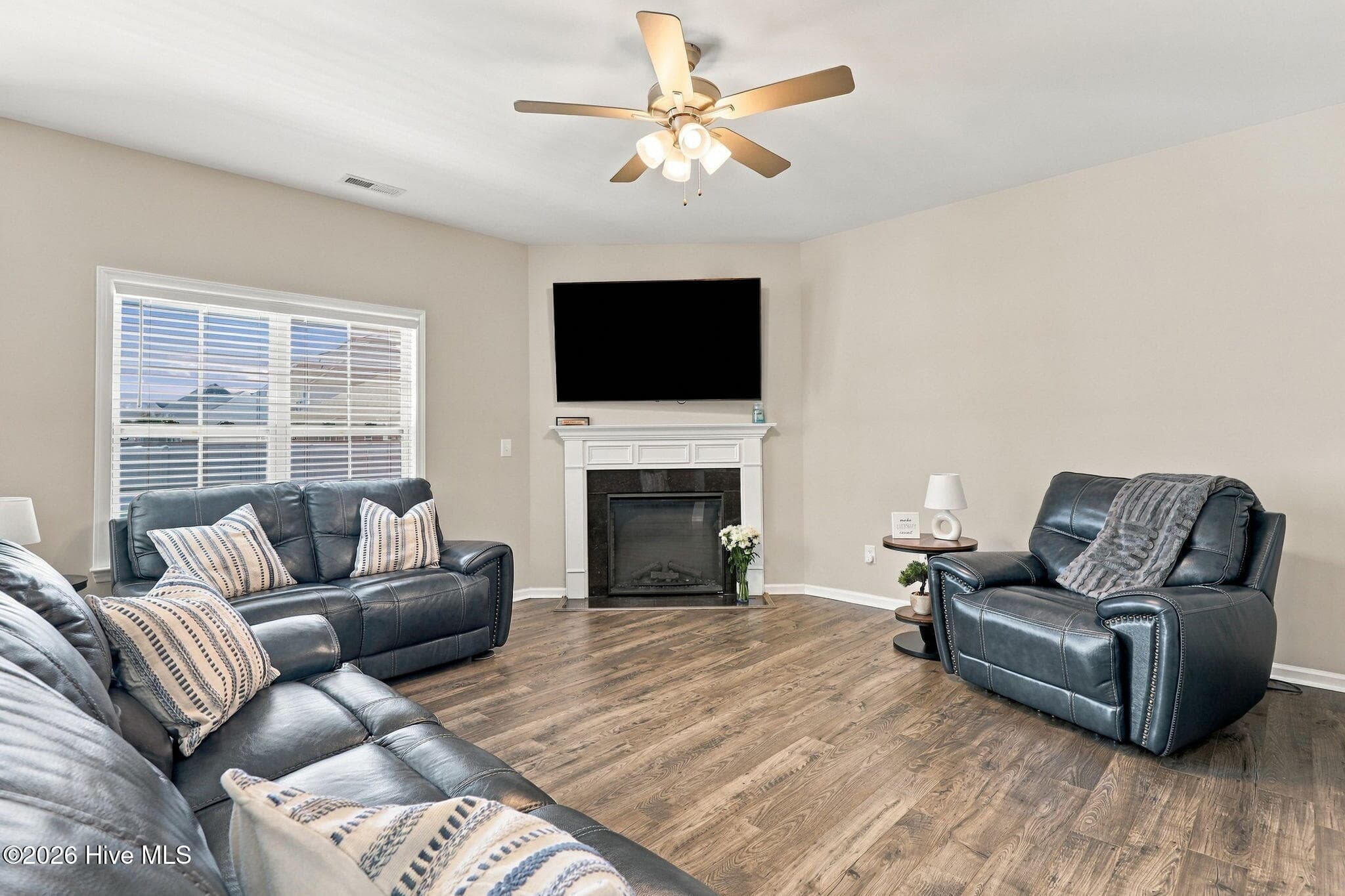 Single Family Residence at 613 Knoll Circle, Greenville, NC 27858, photo 4 of 52
