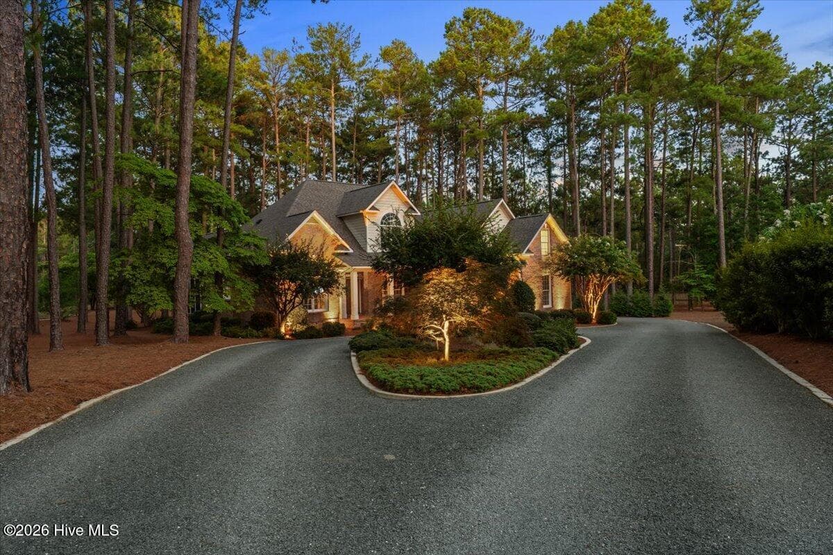 Single Family Residence at 14 Rathlin Court, Pinehurst, NC 28374, photo 4 of 58