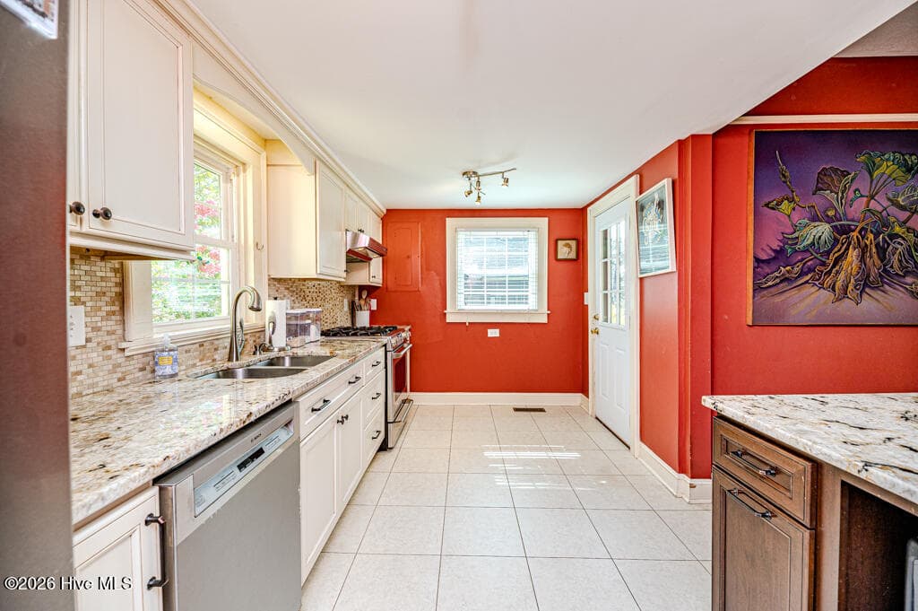 Single Family Residence at 524 Carthage Street, Cameron, NC 28326, photo 12 of 51