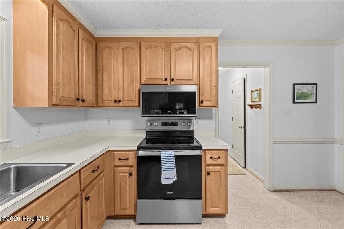Single Family Residence at 401 Summerlea Drive, Fayetteville, NC 28311, Fayetteville, photo 14 of 50