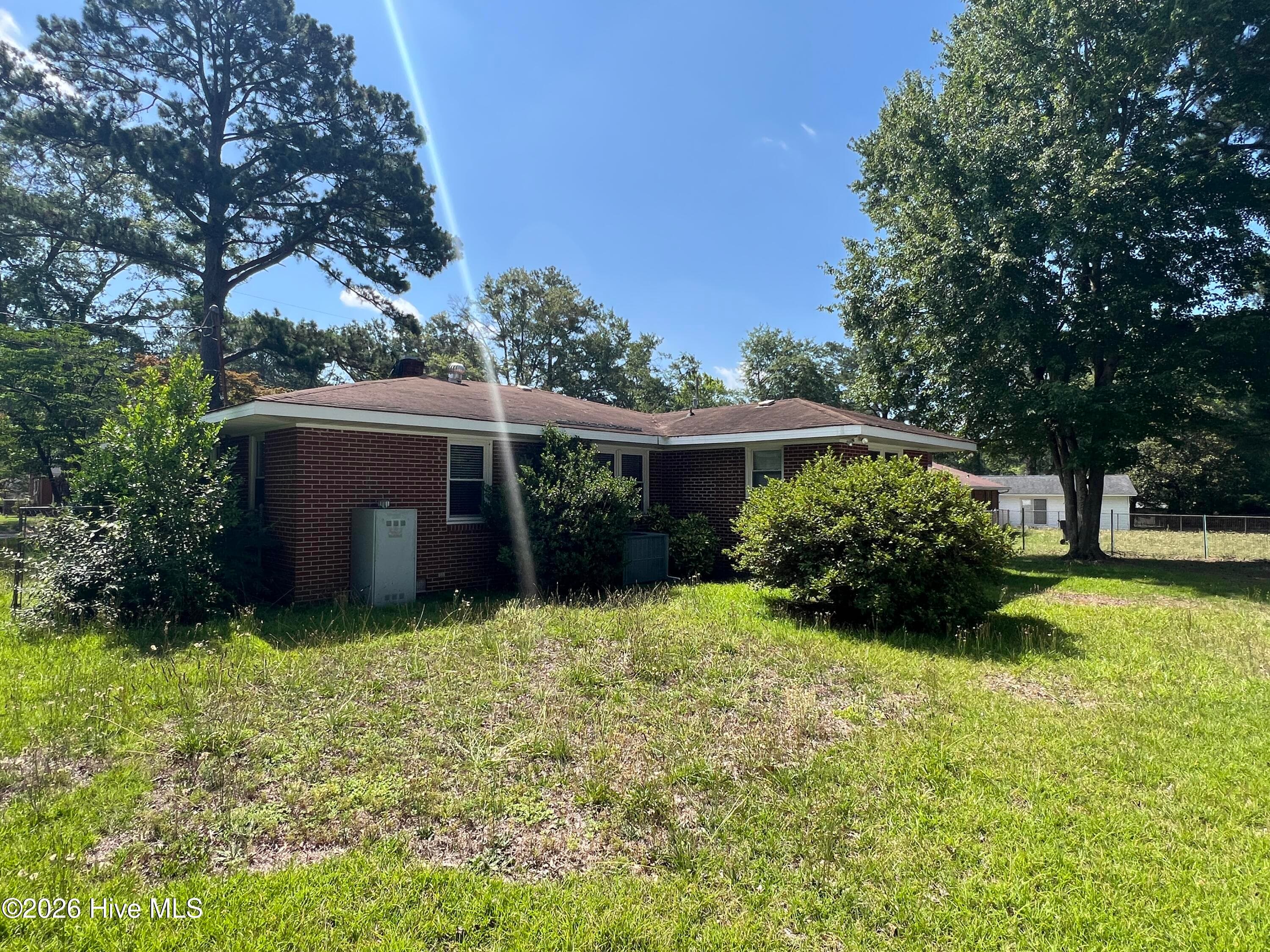 Single Family Residence at 1003 S Best Street, Goldsboro, NC 27530, photo 4 of 25