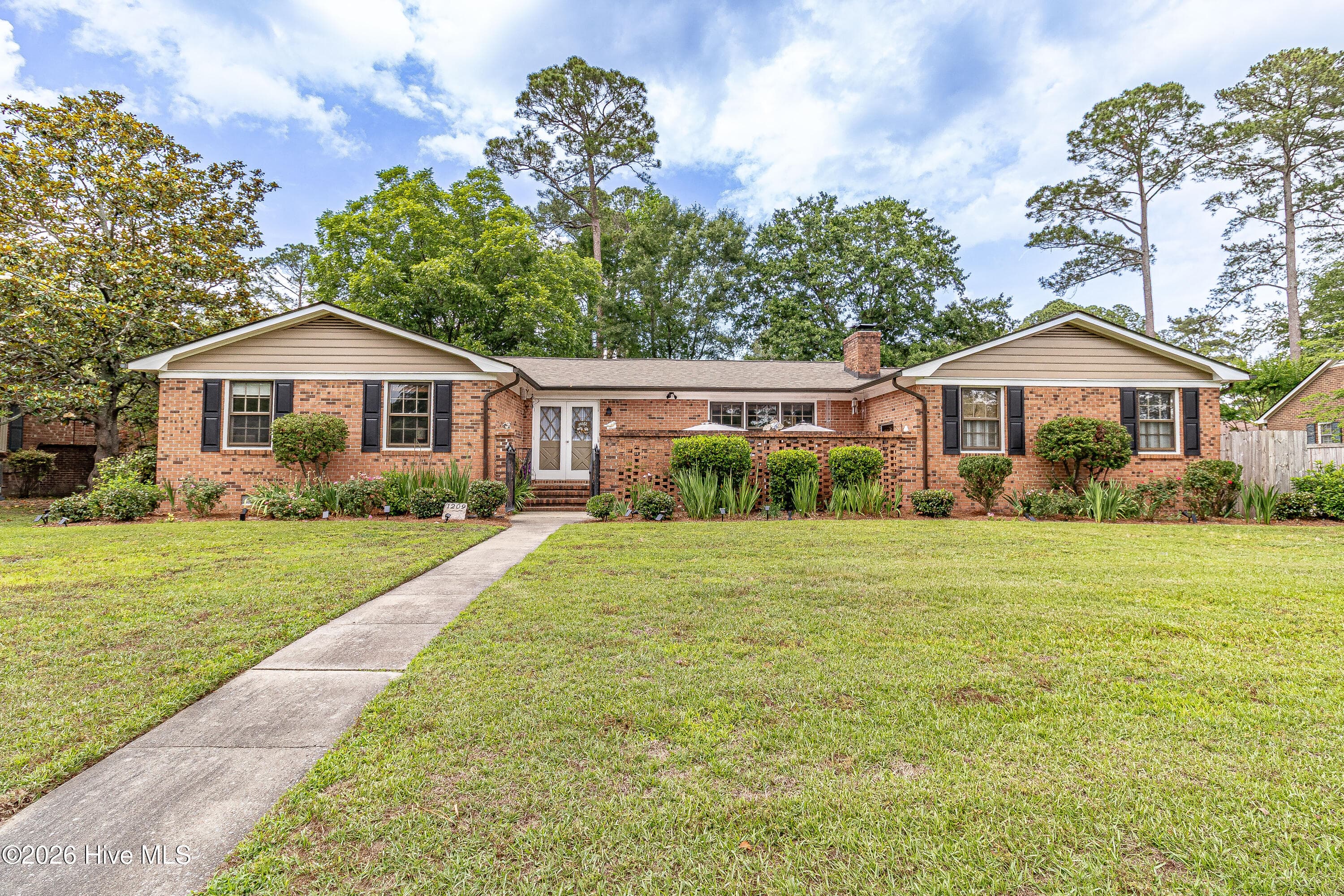 Single Family Residence at 1209 W Highland Avenue, Kinston, NC 28501, photo 2 of 55