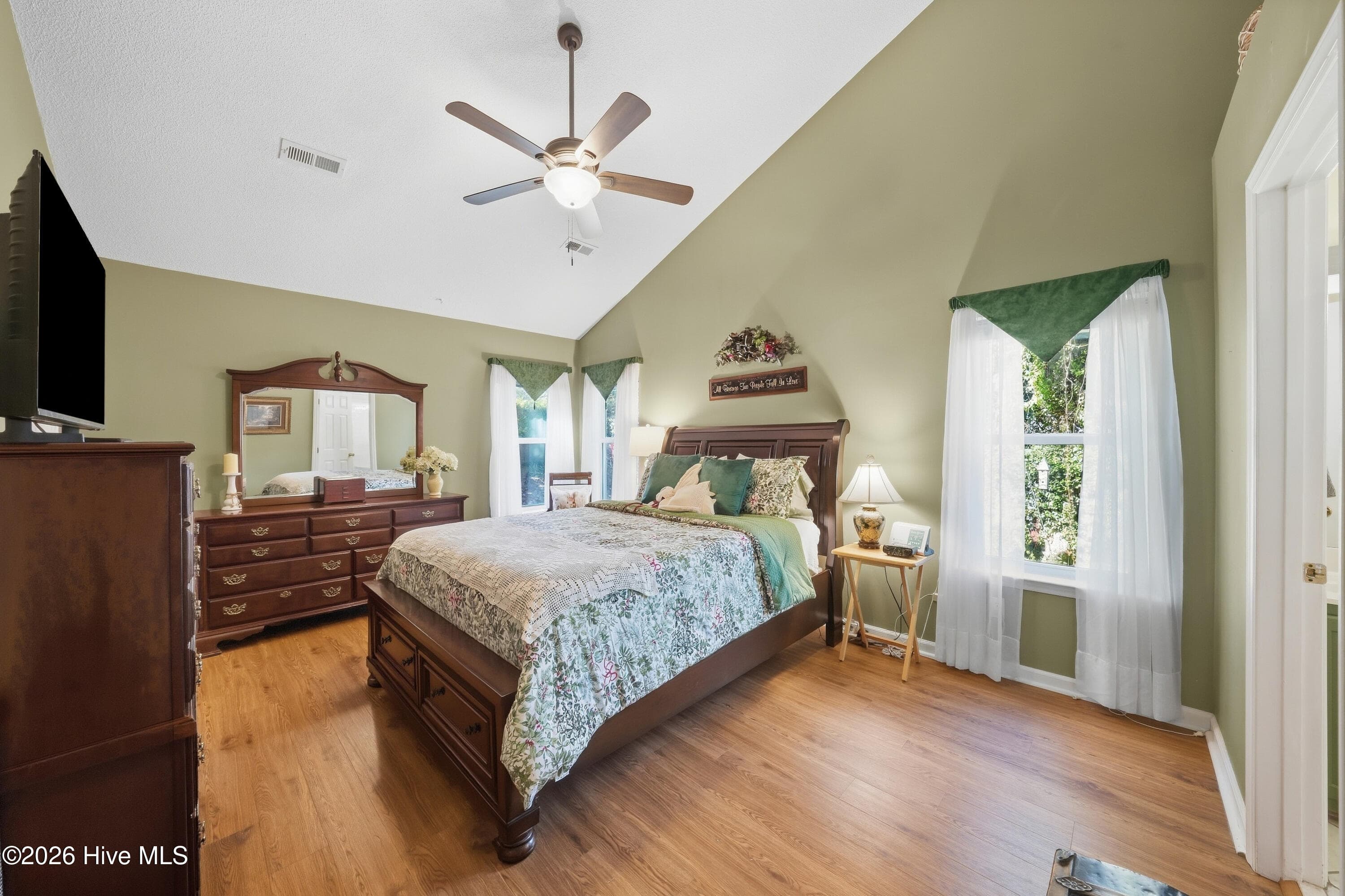 Single Family Residence at 5002 Blue Grass Court, Wilmington, NC 28409, photo 19 of 41