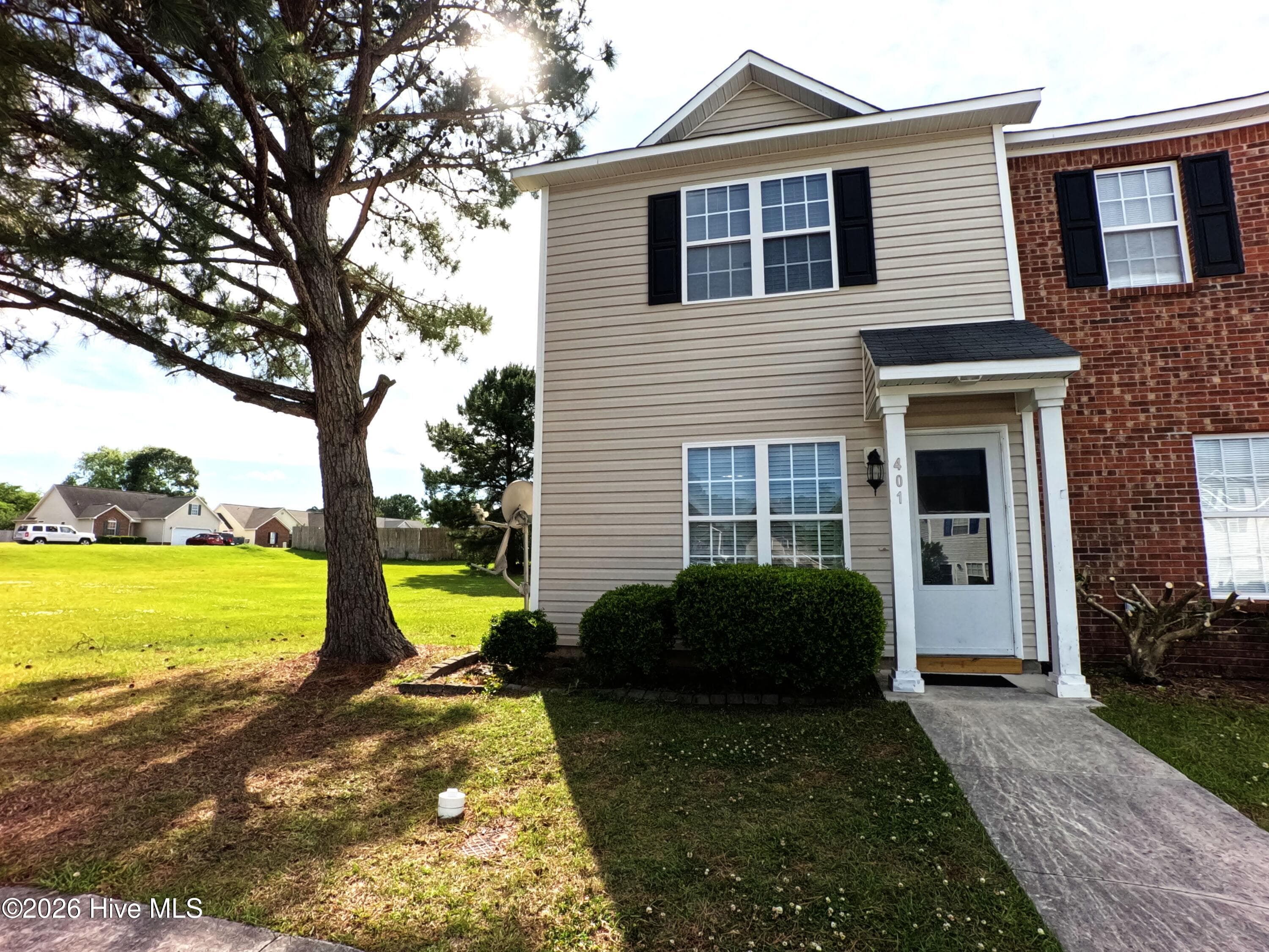 Townhouse at 401 Timberlake Trail, Jacksonville, NC 28546, photo 25 of 31