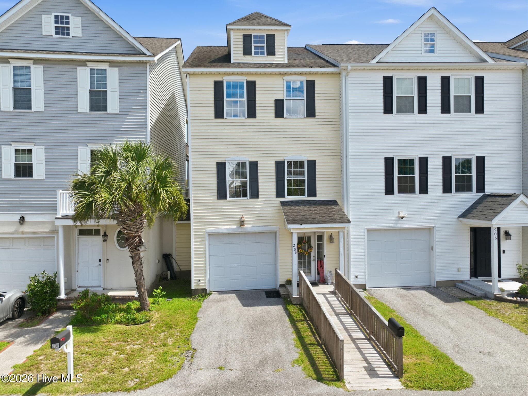 1800 Bay Street 206, Morehead City, NC 28557
