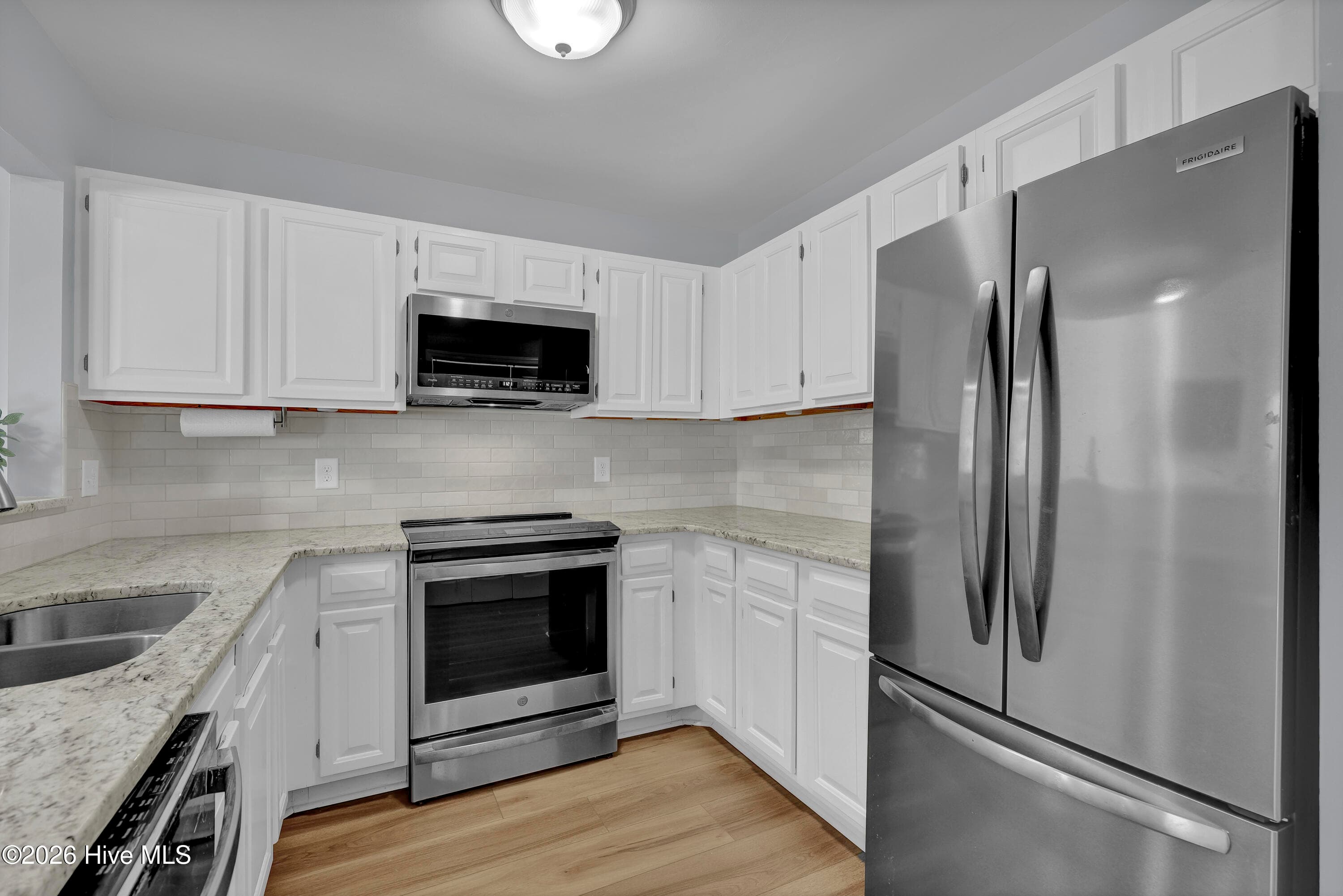 Townhouse at 6211 Wrightsville Avenue Apt 129, Wilmington, NC 28403, photo 6 of 26