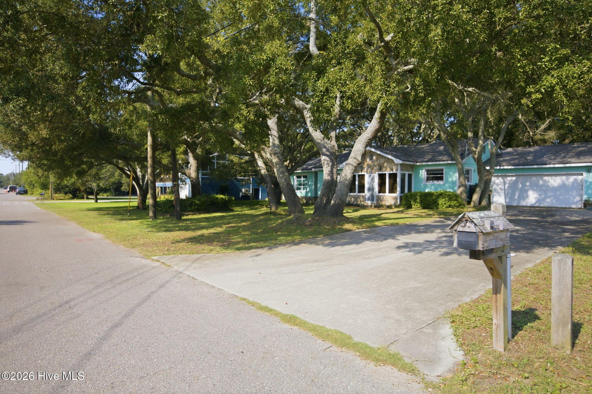 Single Family Residence at 502 Fourth Street S, Carolina Beach, NC 28428, photo 5 of 27