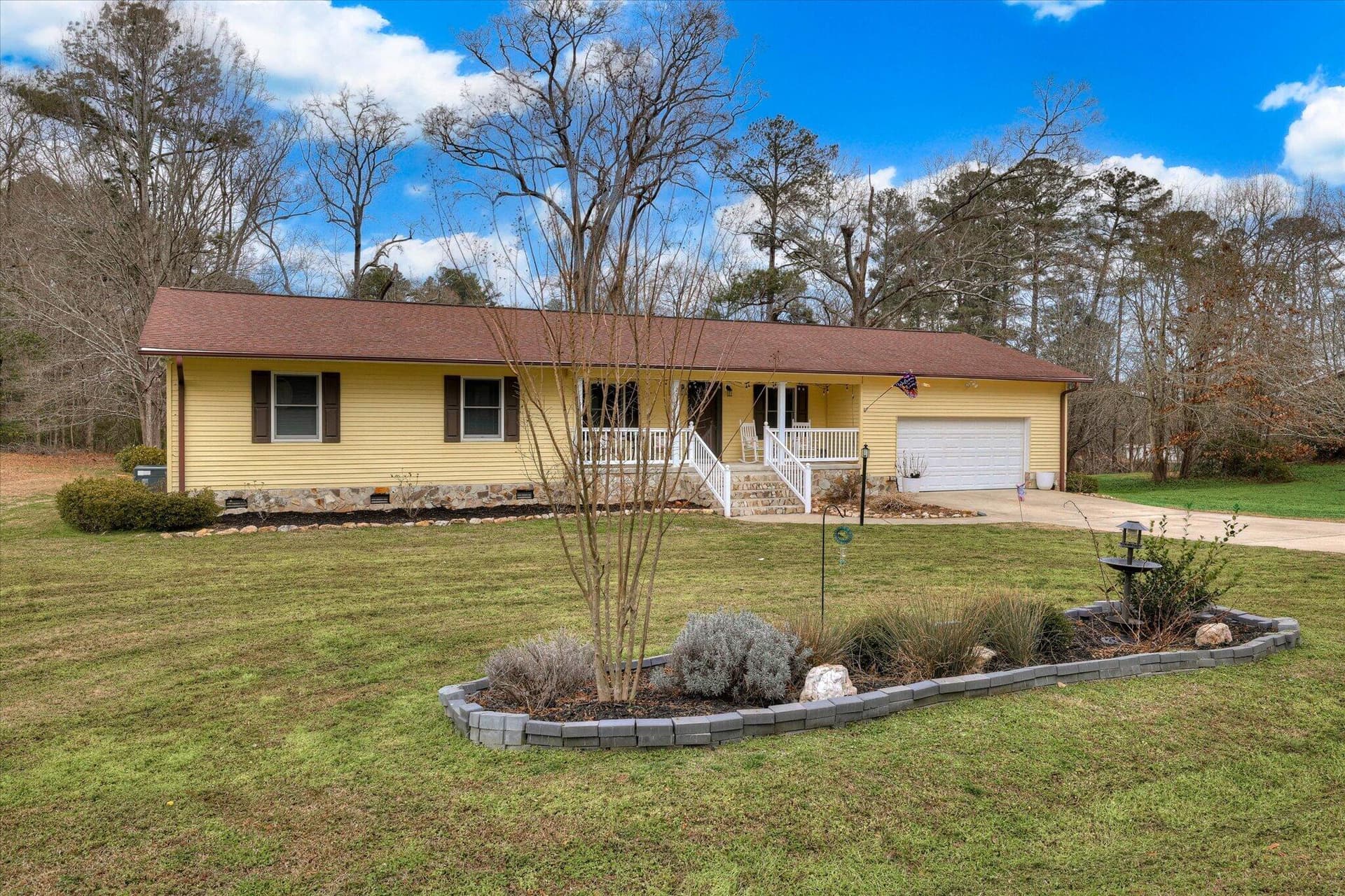 Single Family Residence at 206 Peachtree Street, McCormick, SC 29835, photo 4 of 41