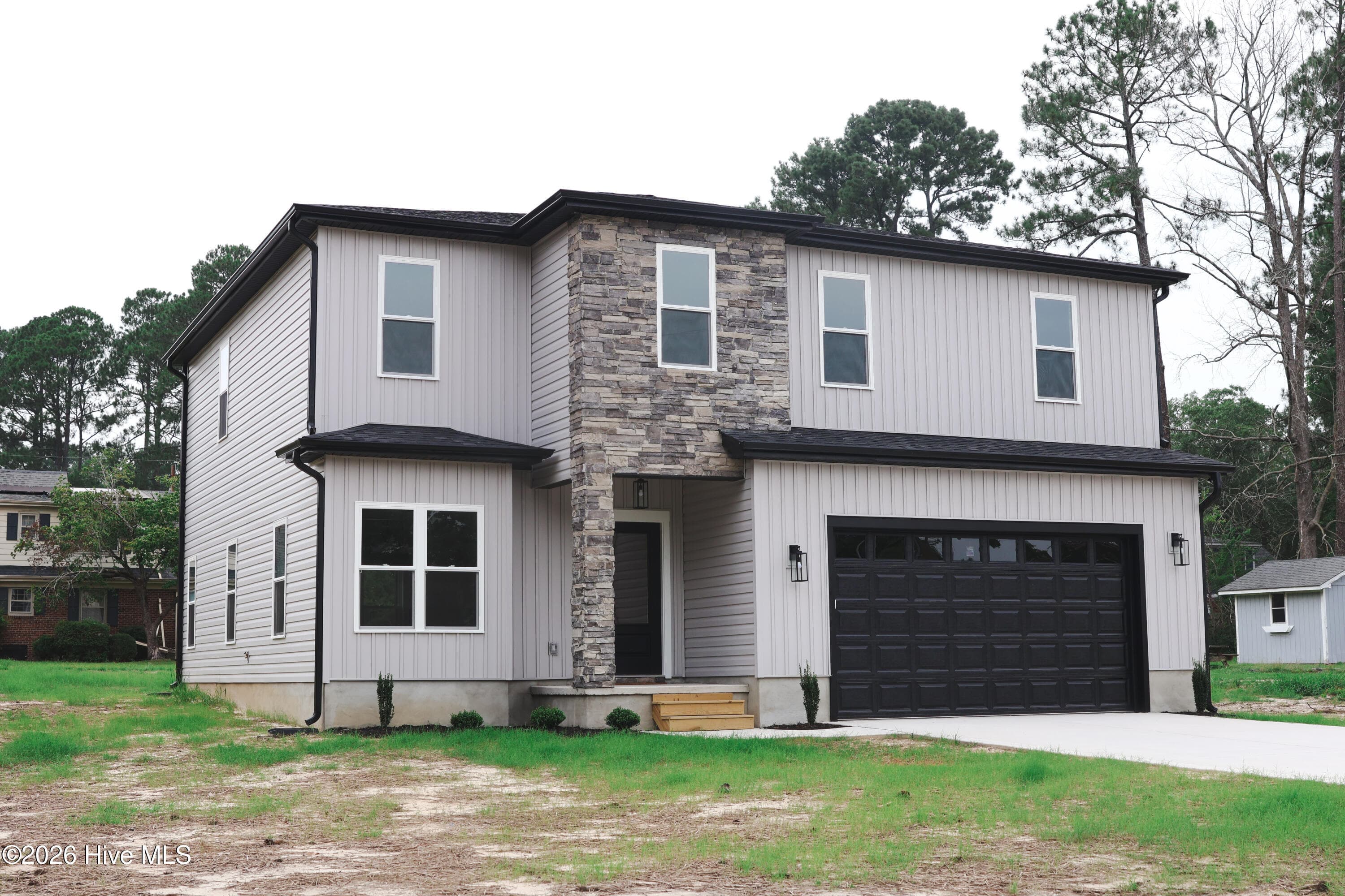 Left view - 223 Glenwood Trail, Goldsboro, NC 27534