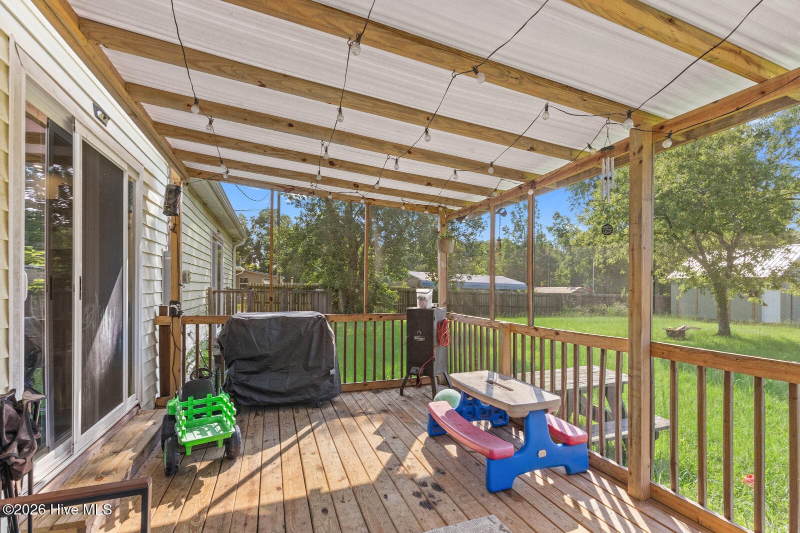 Single Family Residence at 651 Queens Creek Road, Hubert, NC 28539, photo 21 of 23