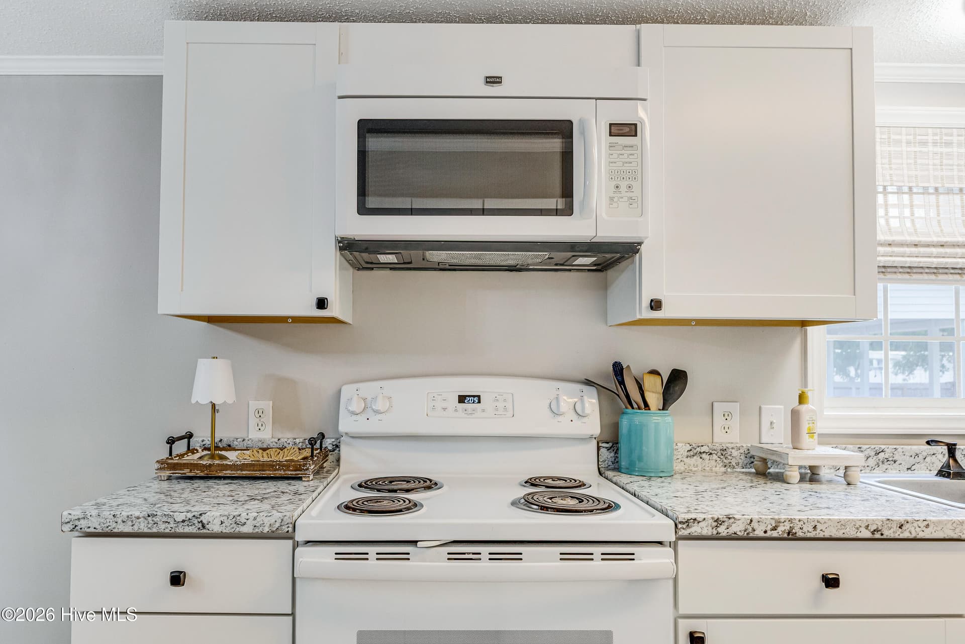 Manufactured Home at 2210 Forest Drive SW, Supply, NC 28462, photo 19 of 41