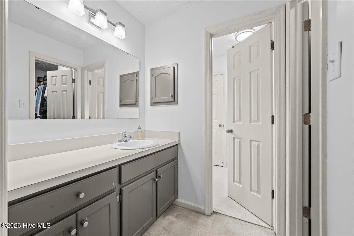 En Suite - 401 Summerlea Drive, Fayetteville, NC 28311, Fayetteville