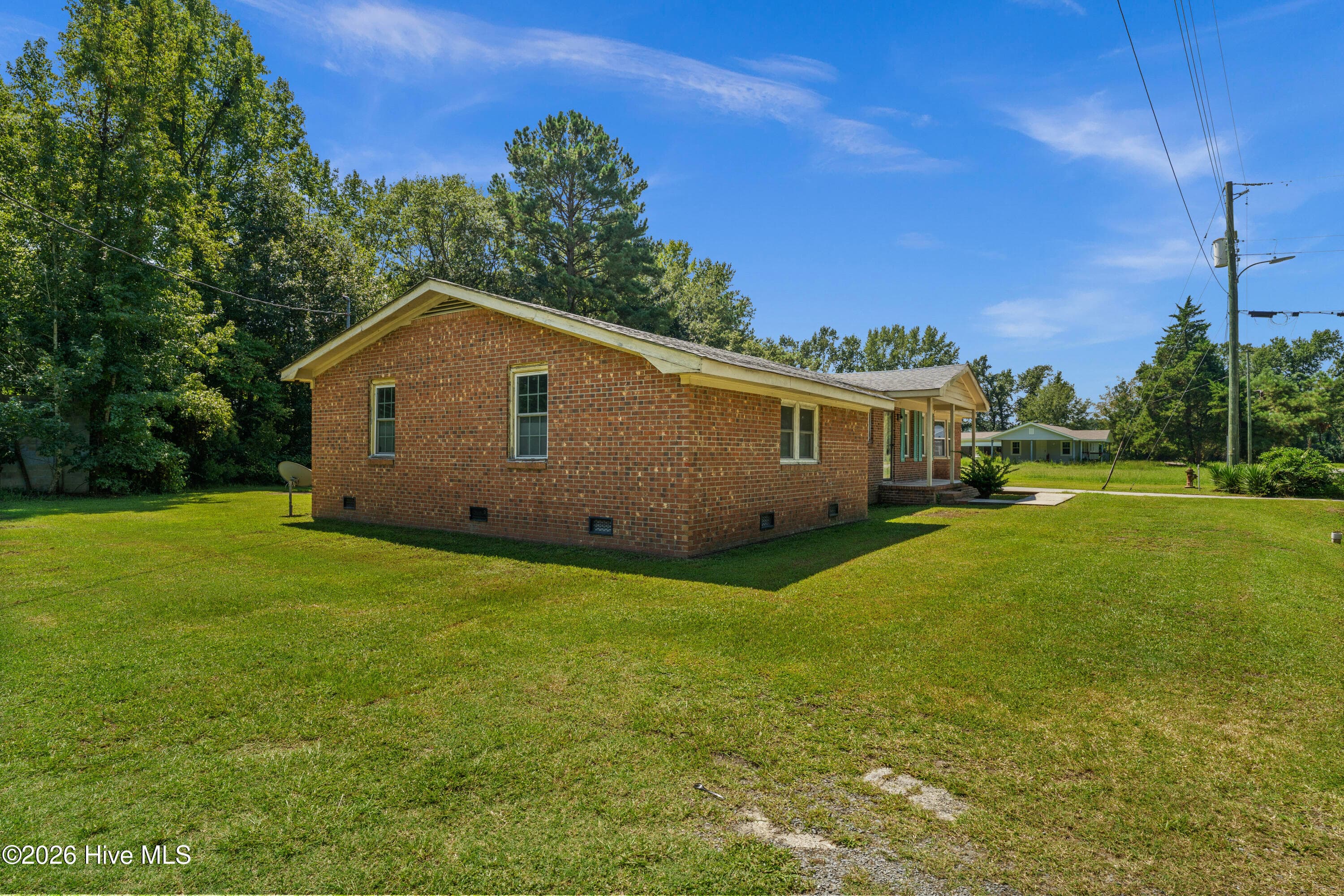 Single Family Residence at 204 Julia Street, Warsaw, NC 28398, photo 3 of 24
