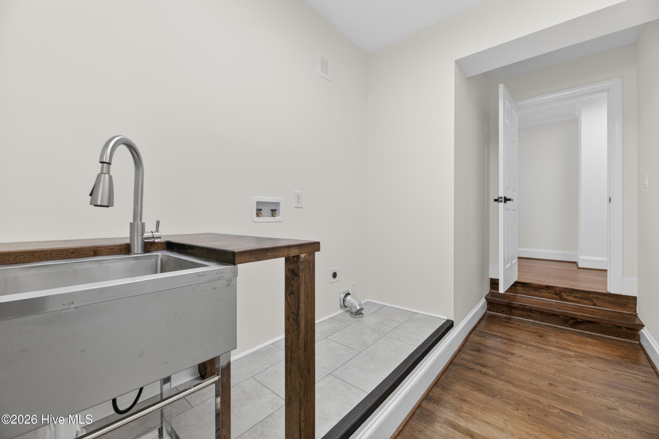 Single Family Residence at 208 Dupont Circle, Greenville, NC 27858, photo 25 of 53