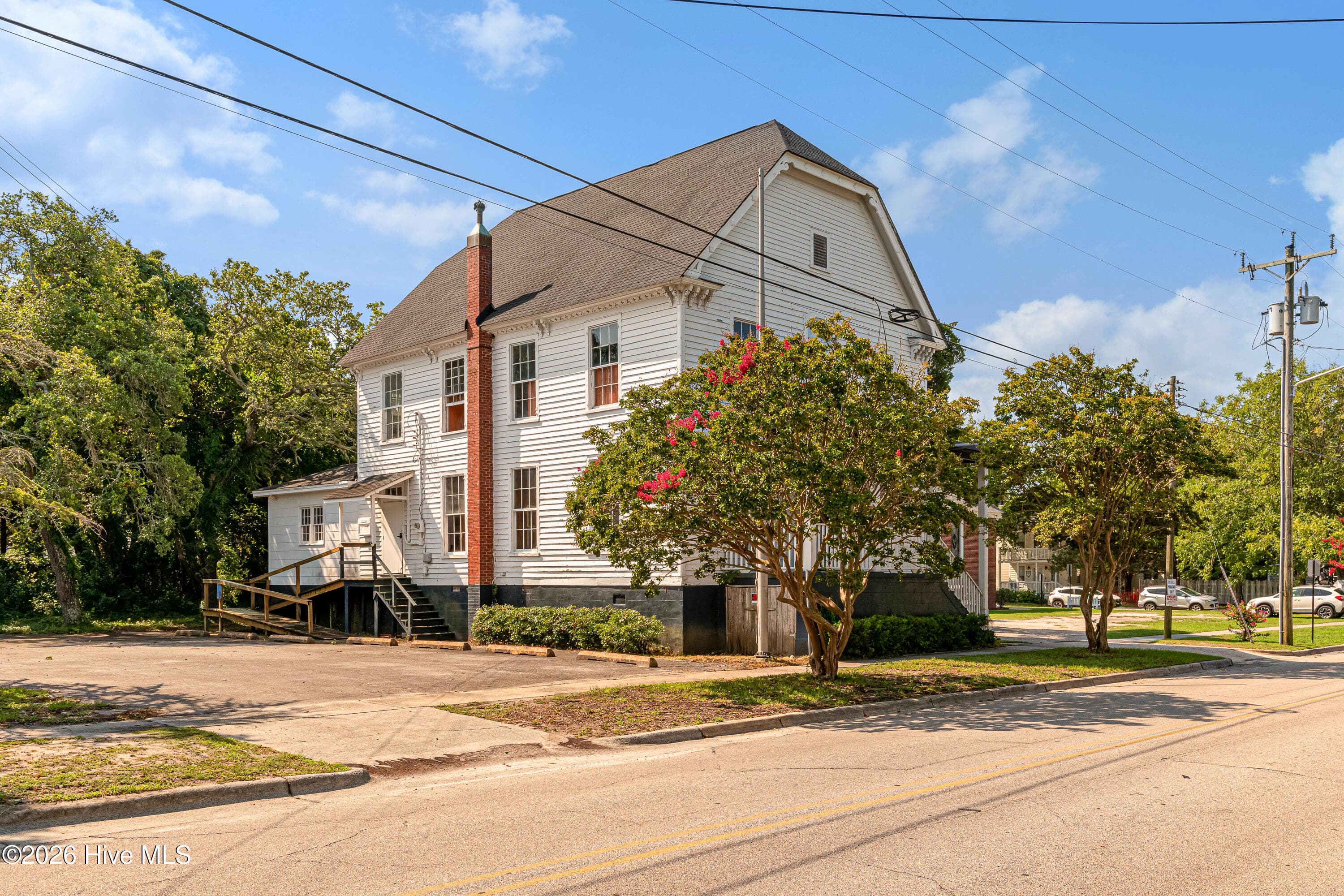 Single Family Residence at 204 Turner Street, Beaufort, NC 28516, photo 2 of 47