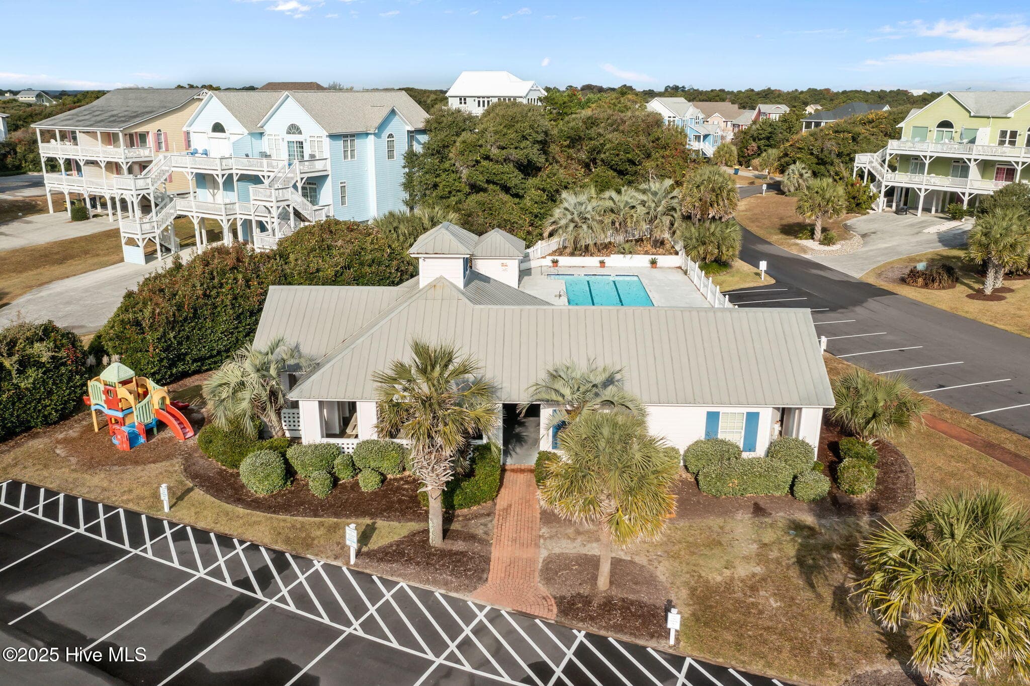 Single Family Residence at 320 Governor Safford Lane, Emerald Isle, NC 28594, photo 79 of 90
