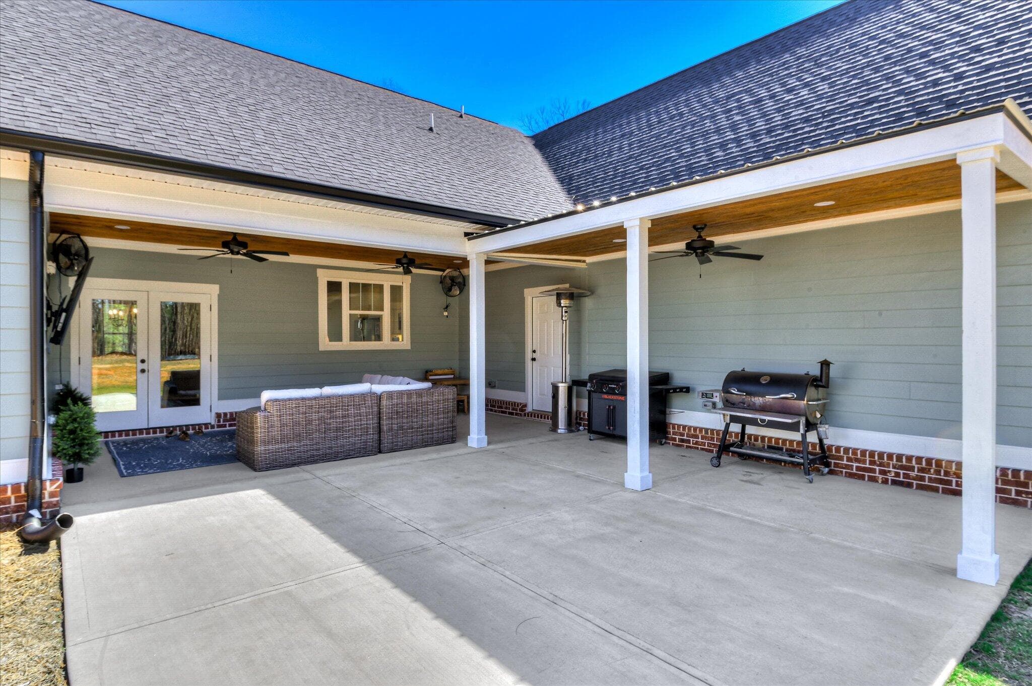 Covered patio - 1630 Long Cove Drive, Lincolnton, GA 30817