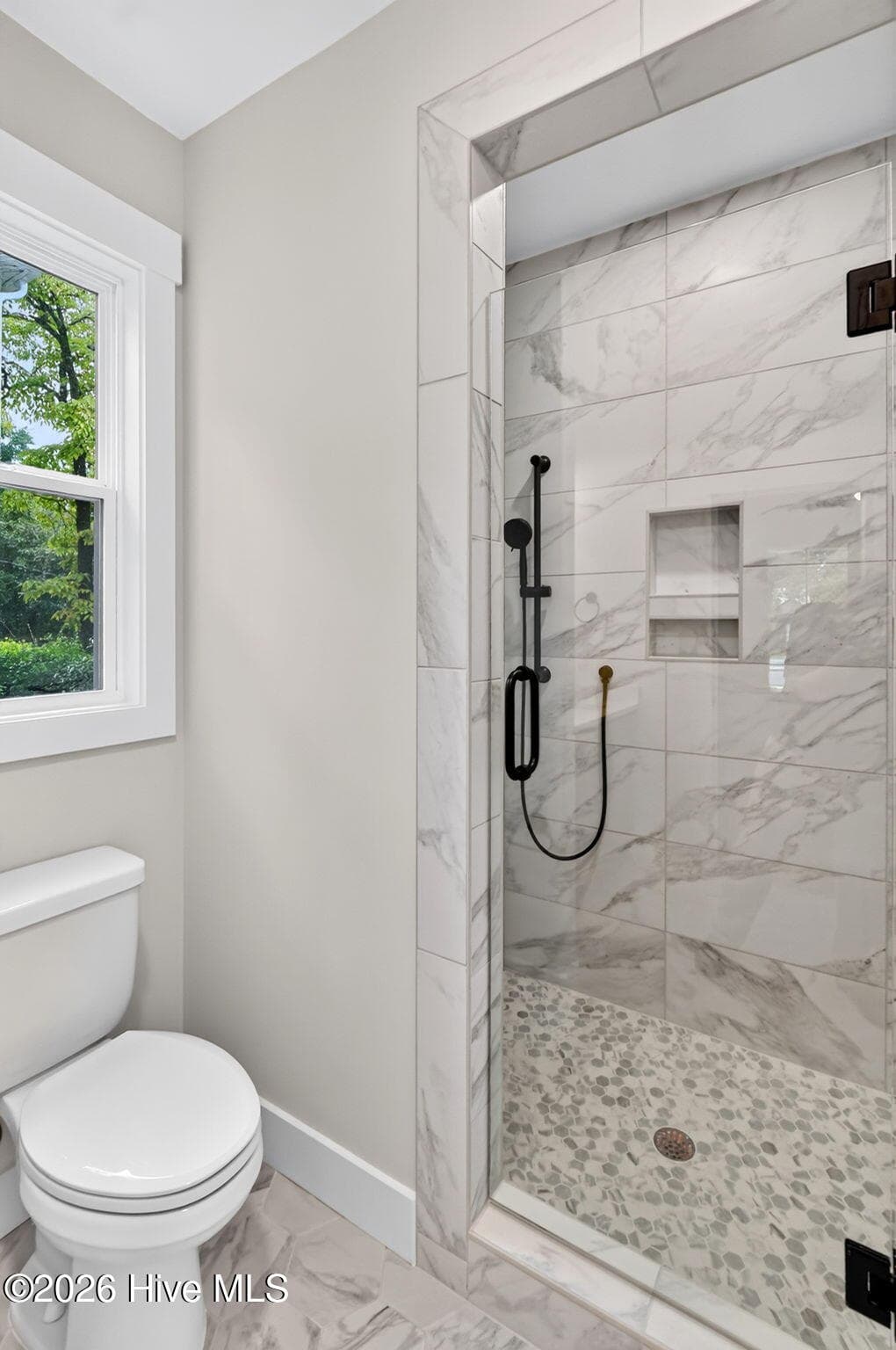 Master Shower w/ toilet - 2303 Chestnut Street, Wilmington, NC 28405