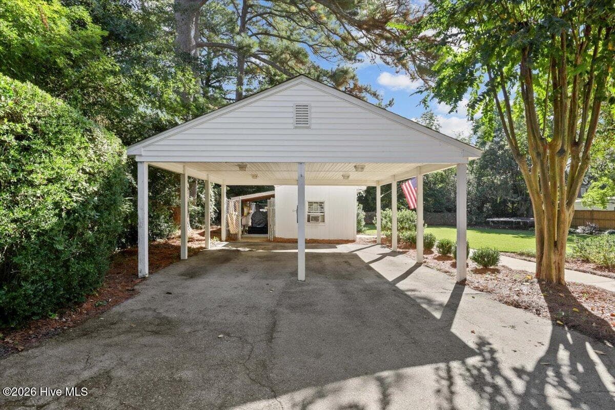 Single Family Residence at 1107 Carey Road, Kinston, NC 28501, photo 13 of 53