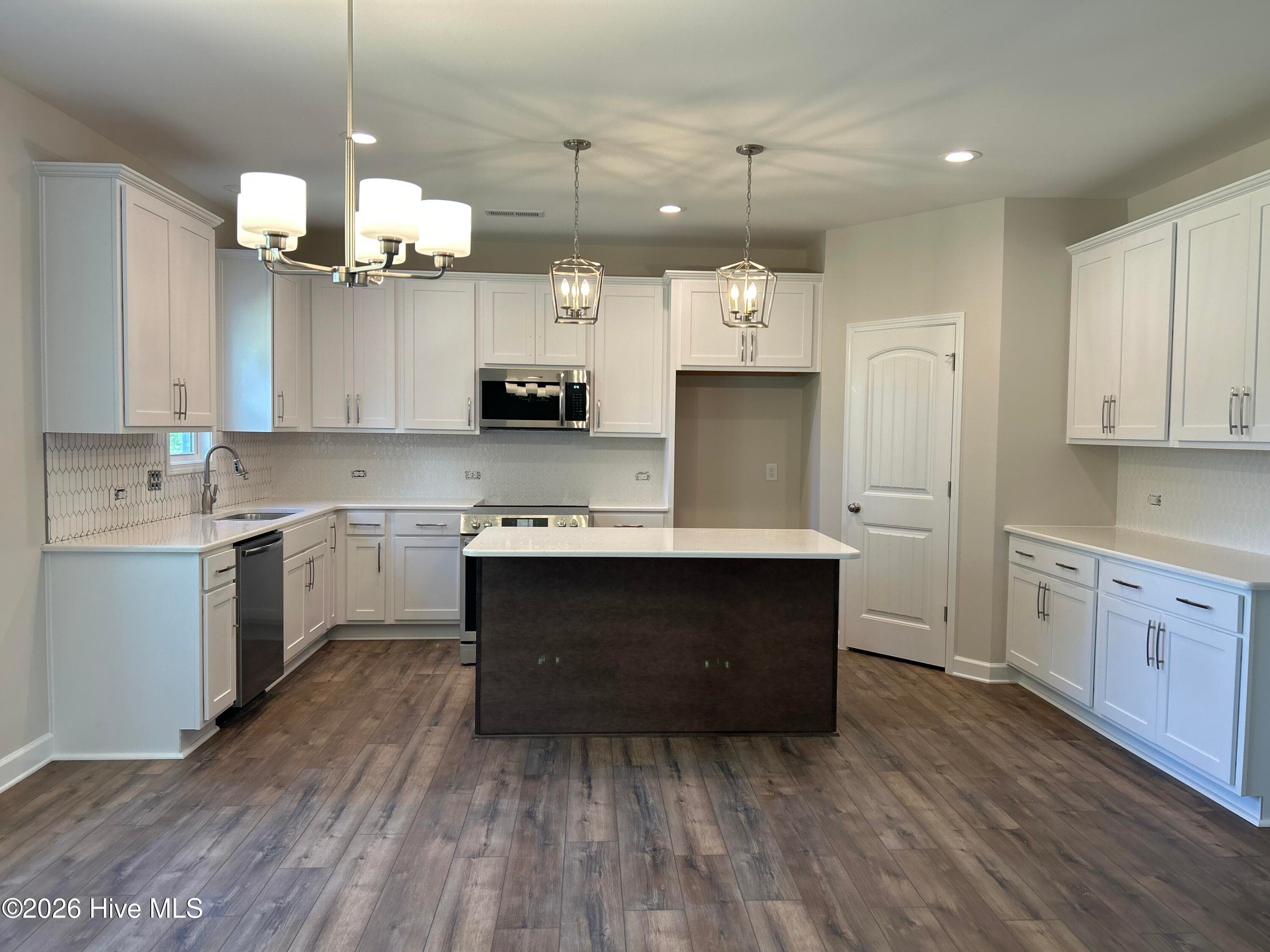 Single Family Residence at 625 Watauga Lane 572, Aberdeen, NC 28315, photo 29 of 198