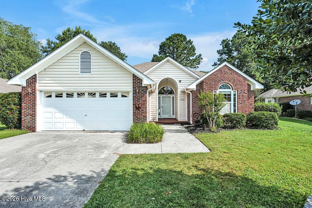 Single Family Residence at 3032 Weatherby Court, Wilmington, NC 28405, photo 2 of 45